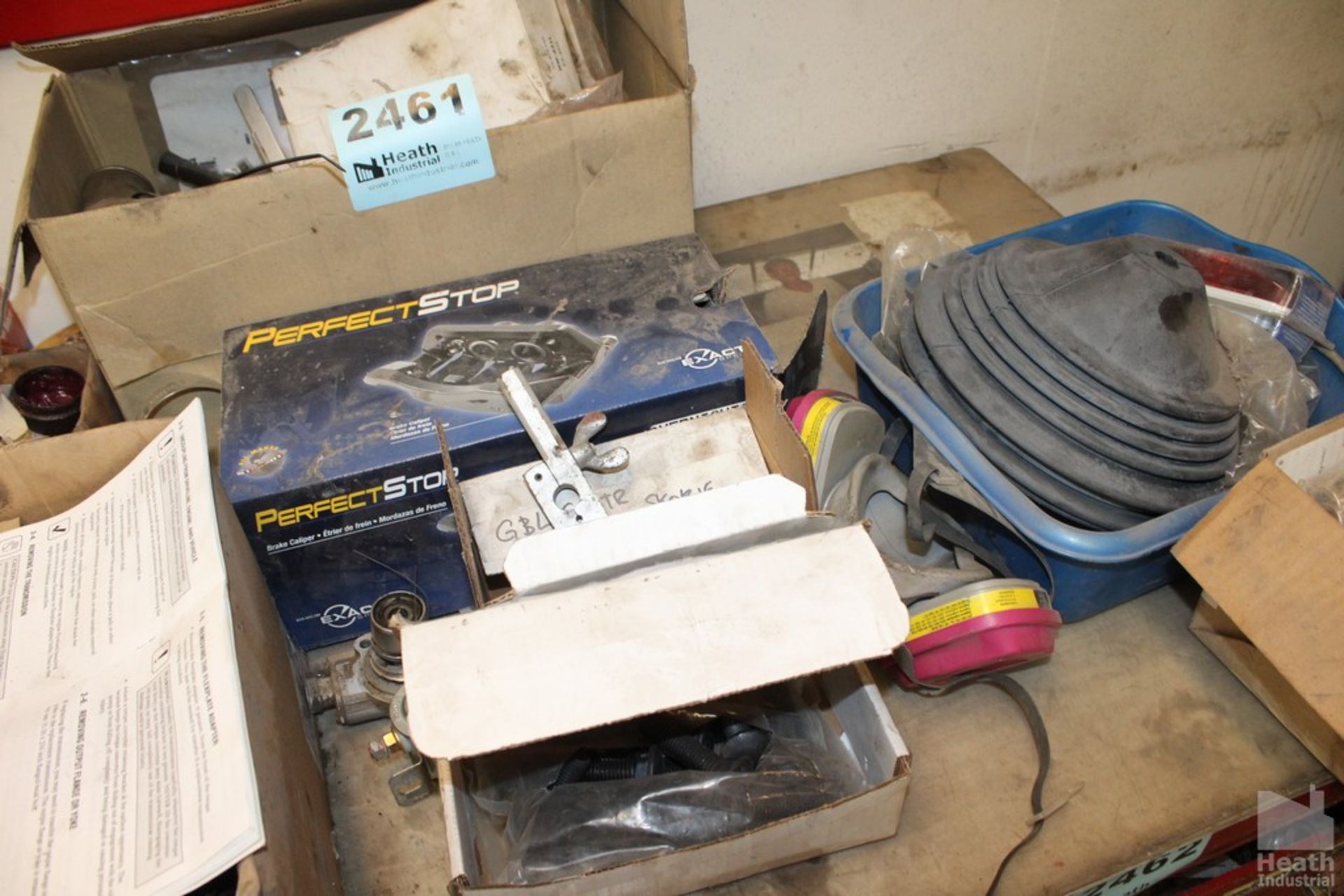 TRUCK PARTS ON DESK - Image 3 of 4