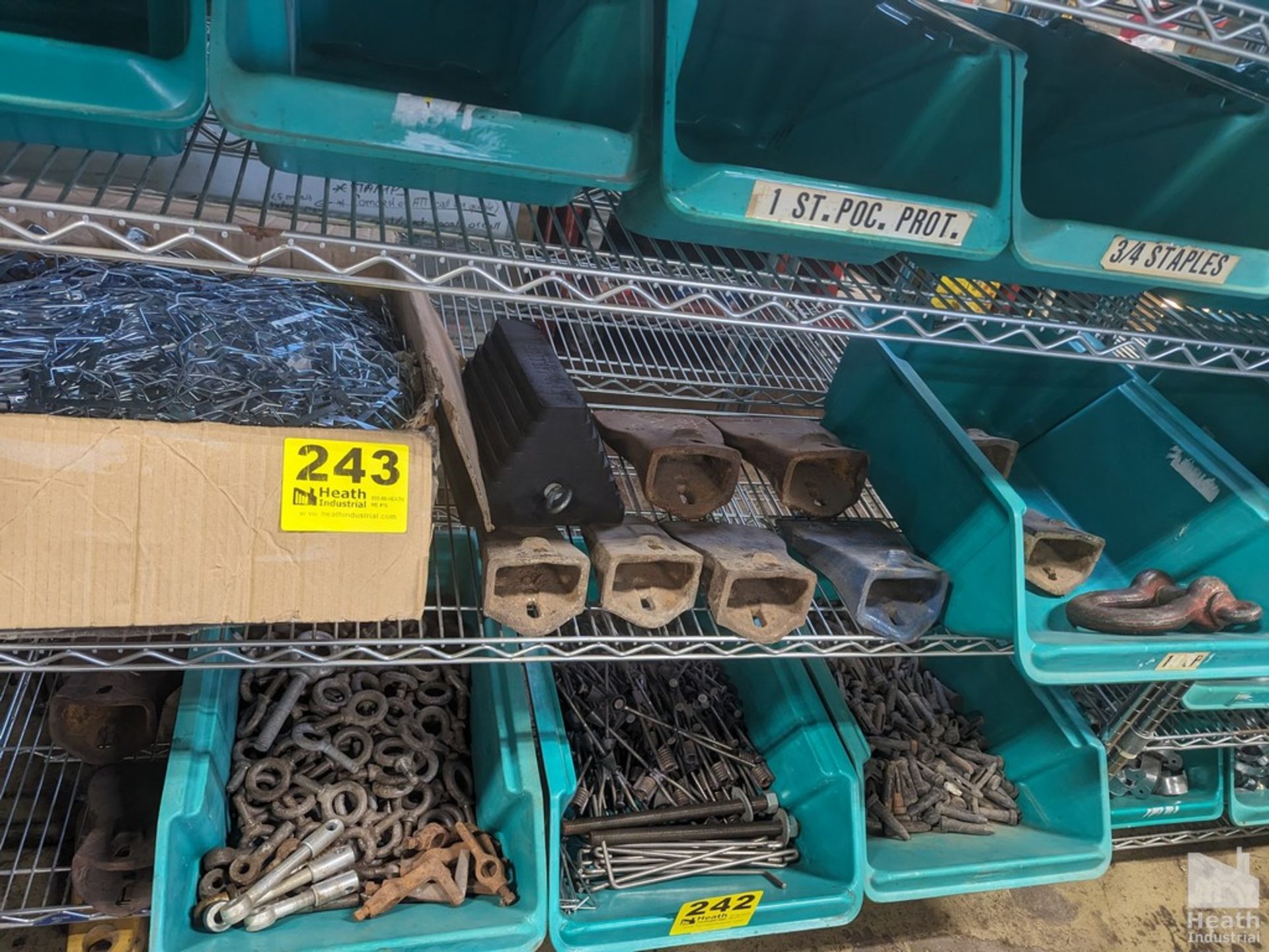 ASSORTED BUCKETS BITS AND HARDWARE ON SHELF (NO GREEN BINS, CONTENTS ONLY)