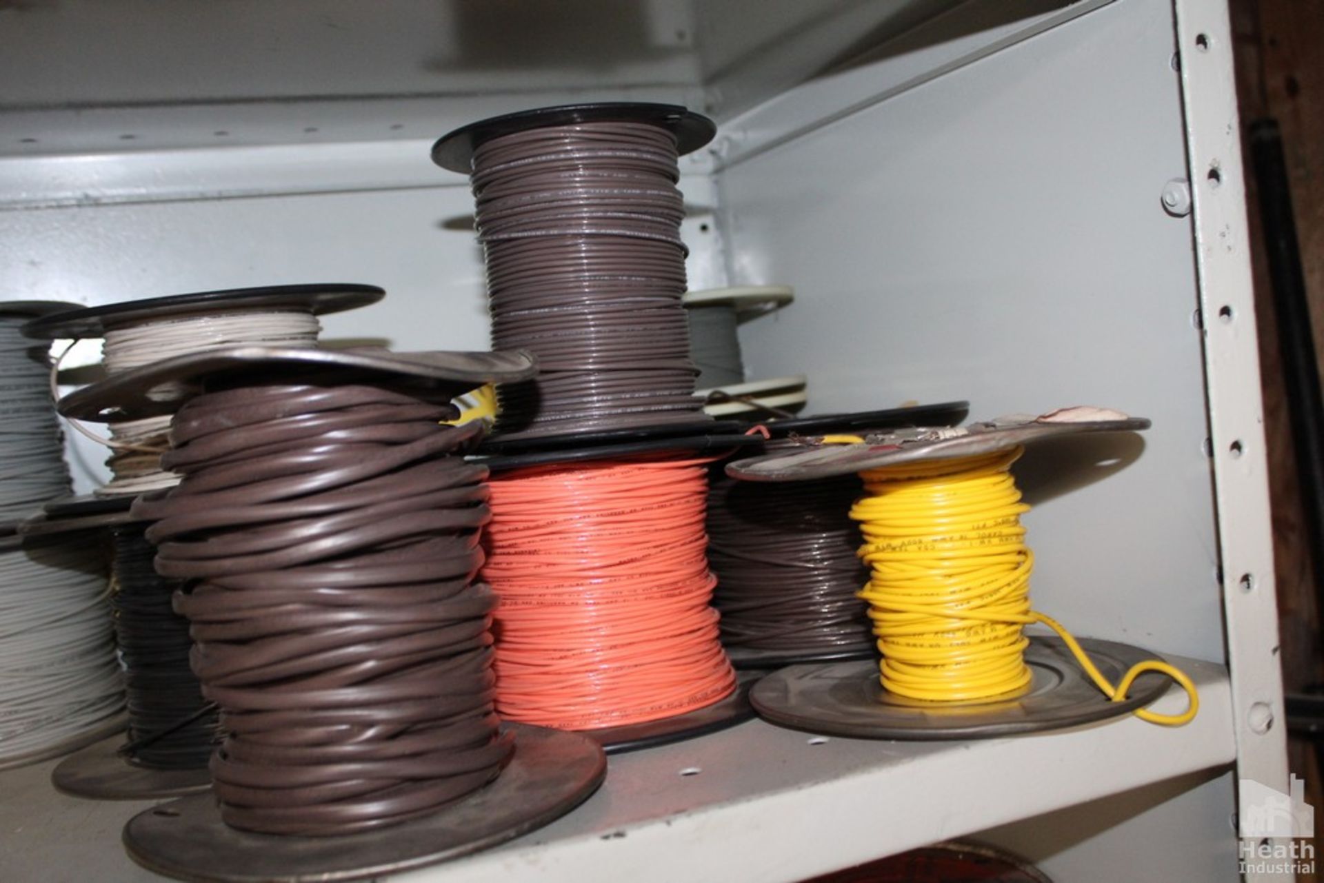 LARGE QTY OF ELECTRICAL WIRE ON (1) SHELF - Image 3 of 3