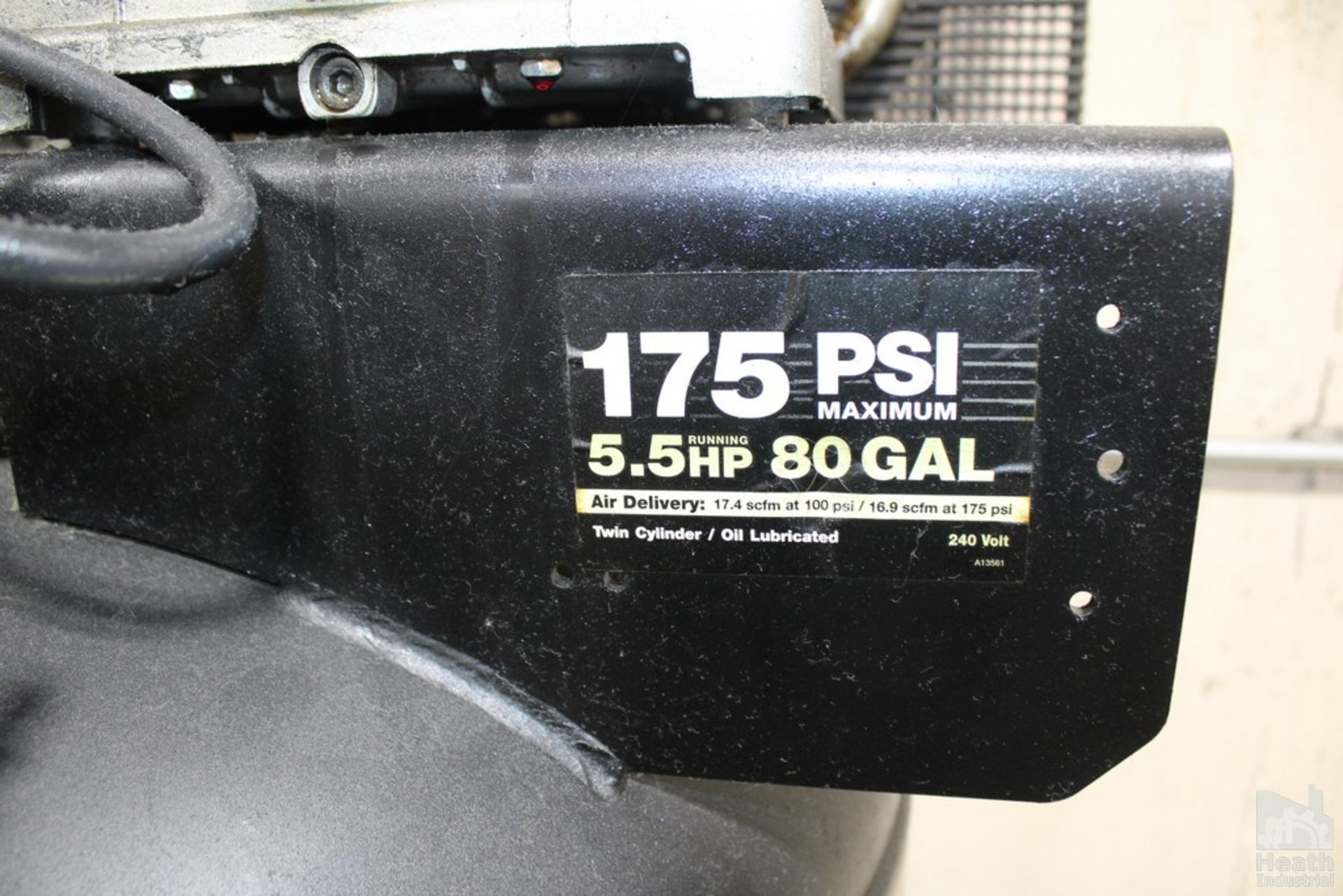 CRAFTSMAN 5.5 HP VERTICAL TANK MOUNTED AIR COMPRESSOR - Image 5 of 6