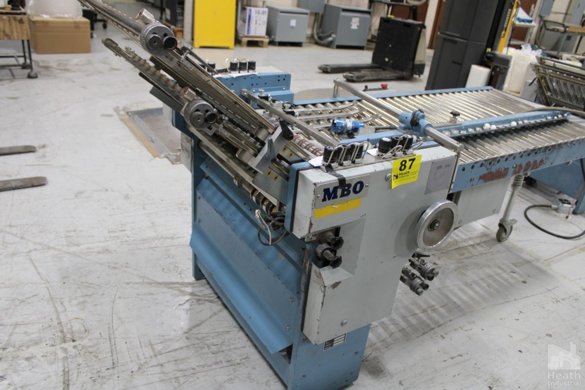 MBO FOLDING EQUIPMENT AND ATTACHMENTS CONSISTING OF: MODEL B26-C FEED FOLDER, S/N K.11/47, MODEL - Image 4 of 9