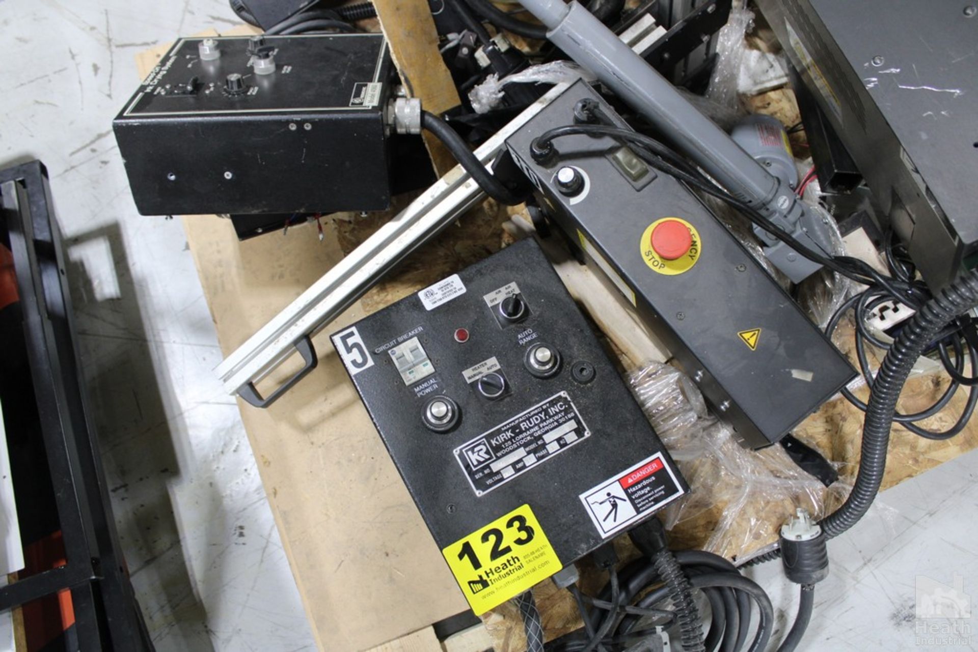 KIRK RUDY CONTROLS AND SPEED DRYING SYSTEM PARTS ON SKID - Image 2 of 5