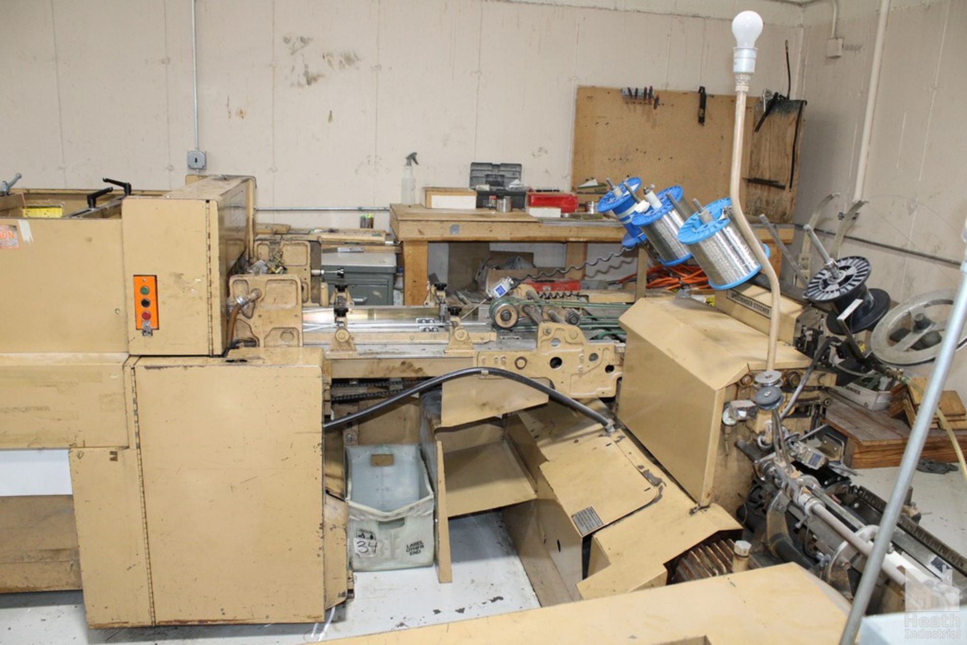 MCCAIN 10 POCKET MODEL 1800XL SADDLE BINDER/STITCHER WITH 2-HEAD STITCHER, S/N 6730279, 3-KNIFE - Image 11 of 32