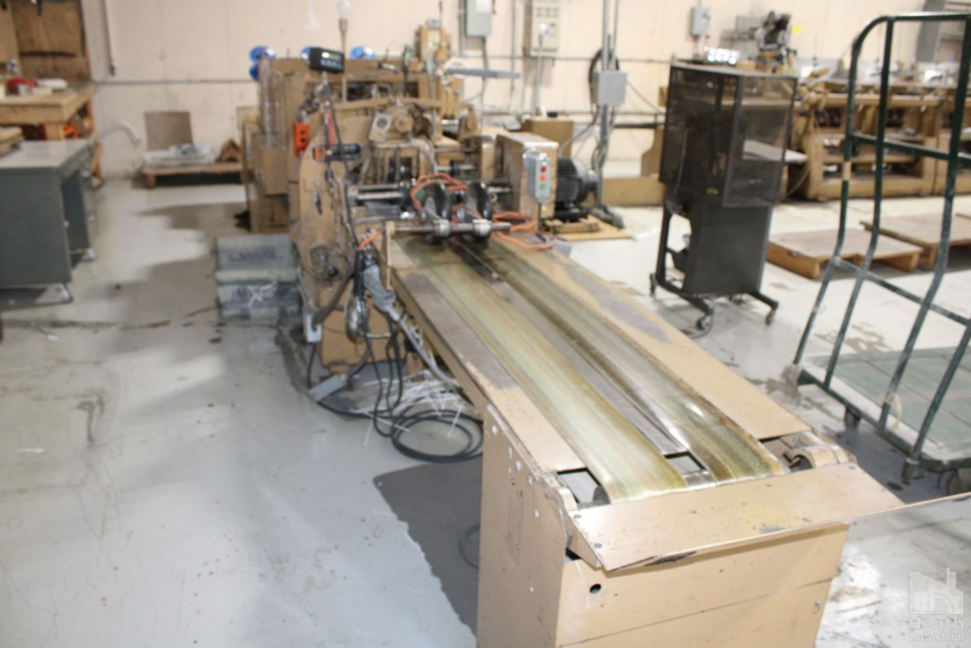 MCCAIN 10 POCKET MODEL 1800XL SADDLE BINDER/STITCHER WITH 2-HEAD STITCHER, S/N 6730279, 3-KNIFE - Image 15 of 32