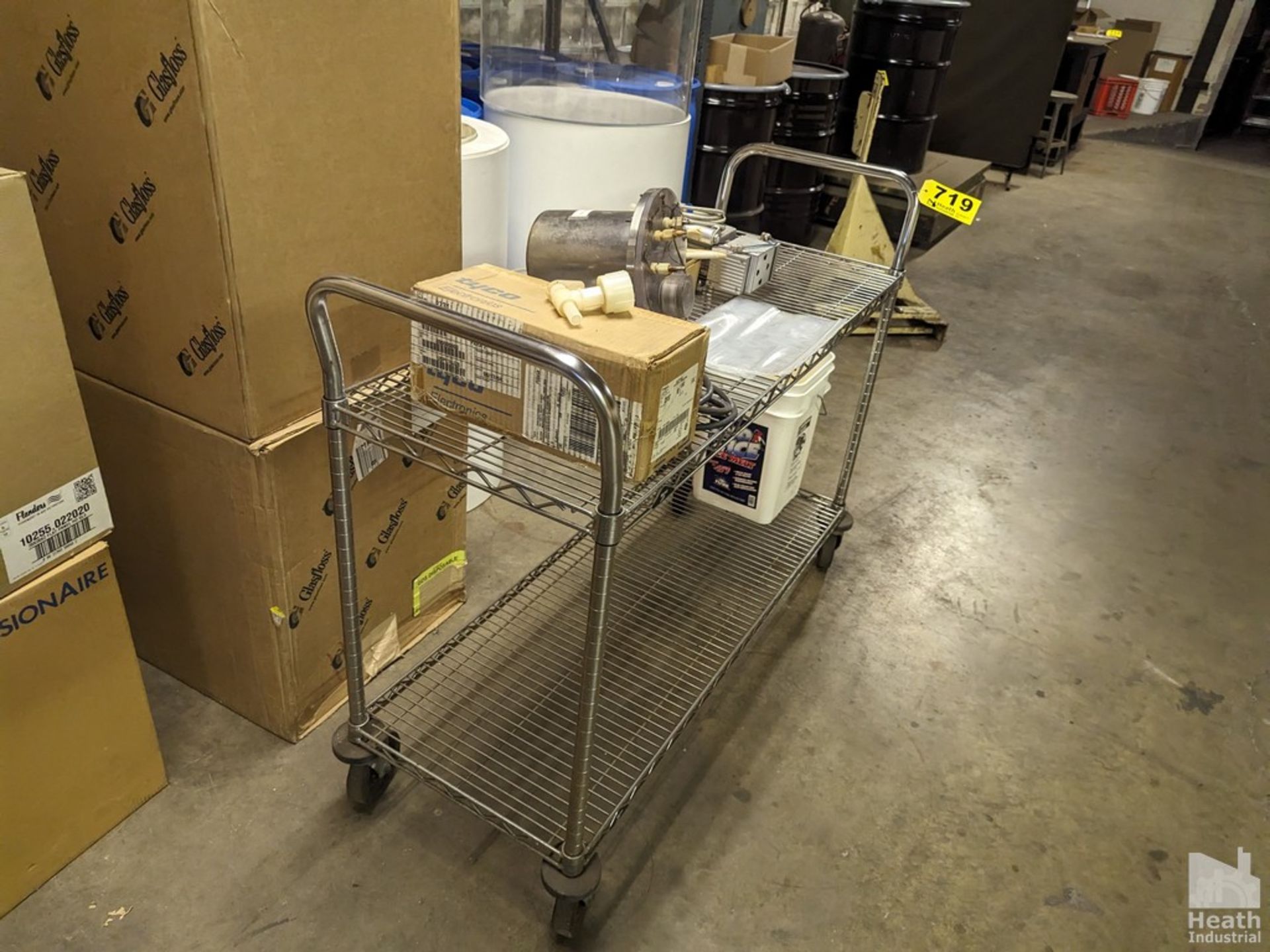 PORTABLE WIRE CART 18" X 48" X 32"