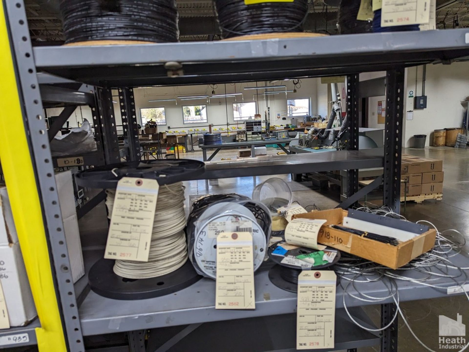 CONTENTS OF ASSORTED WIRE ON ONE SECTION OF SHELVING - Image 3 of 5