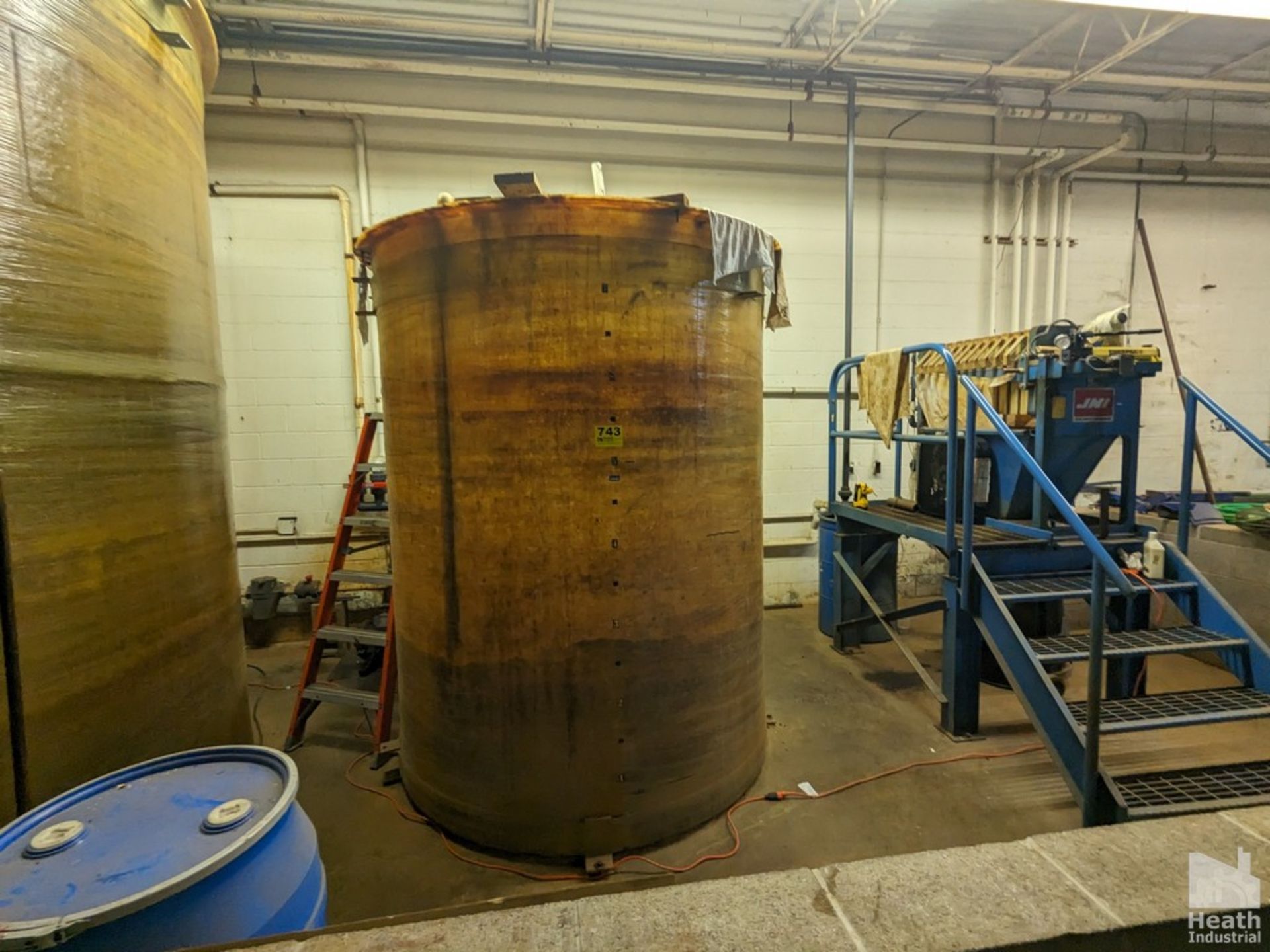 PLAS-TANK INDUSTRIES 2,000 GALLON (APPROX) FIBERGLASS STORAGE TANK