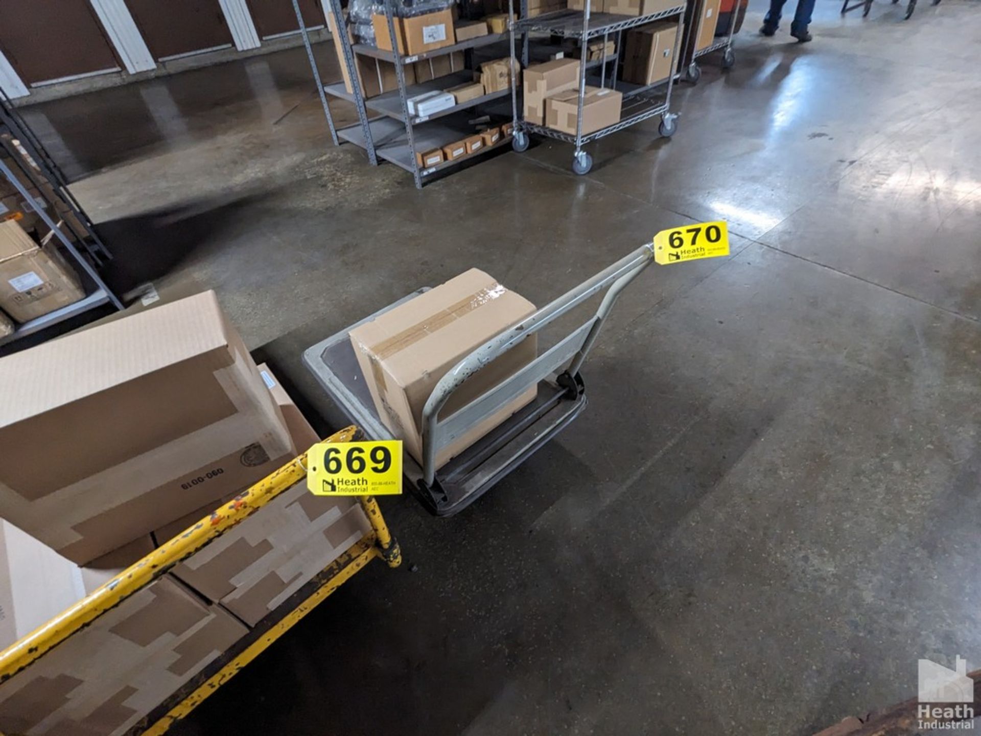 PORTABLE PLATFORM CART 24" X 36"