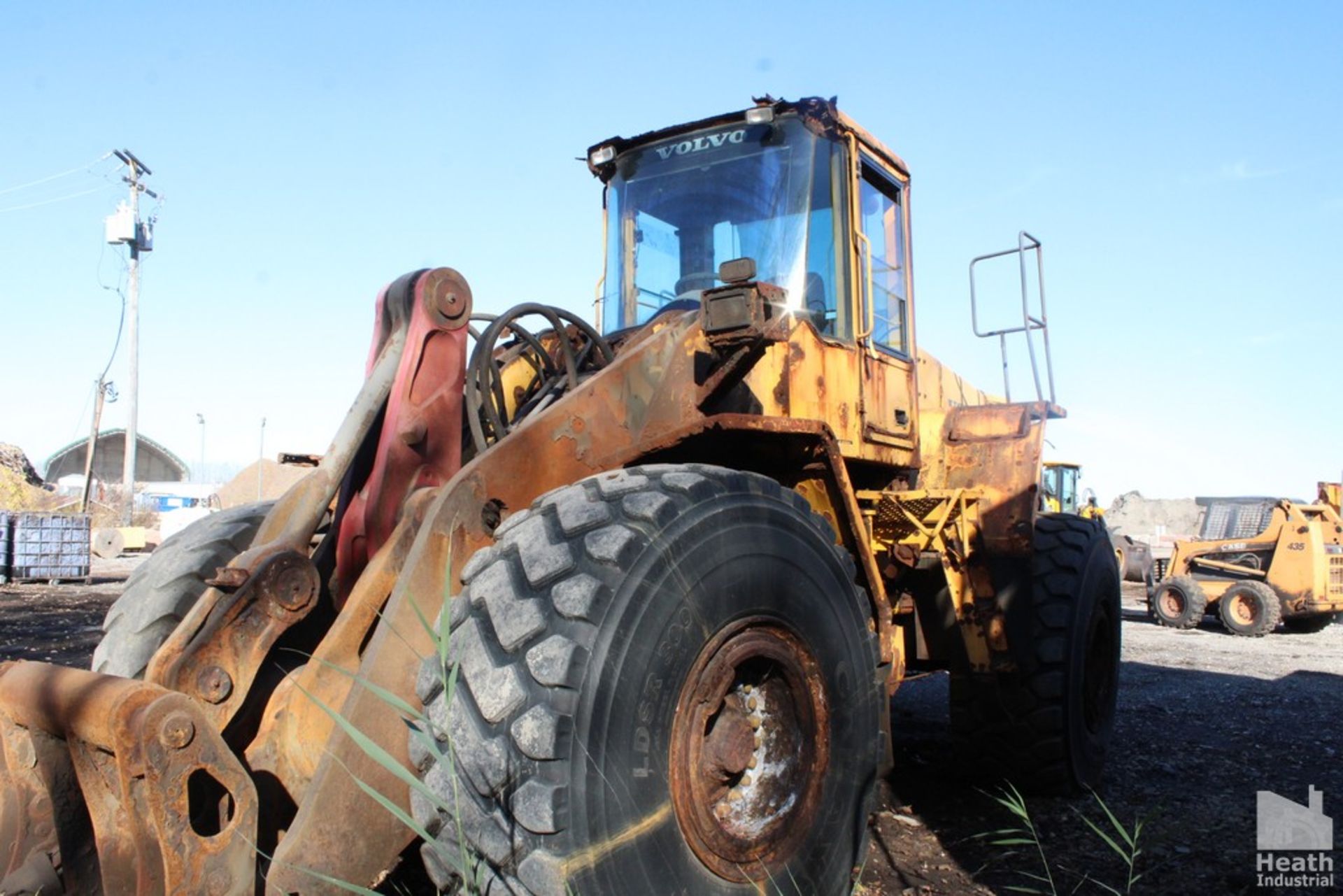 VOLVO L180 WHEEL LOADER, NO BUCKET, UNIT NOT RUNNING (ACCORDING TO OWNER, NEEDS ECM BOARD) 10,329 - Image 5 of 11