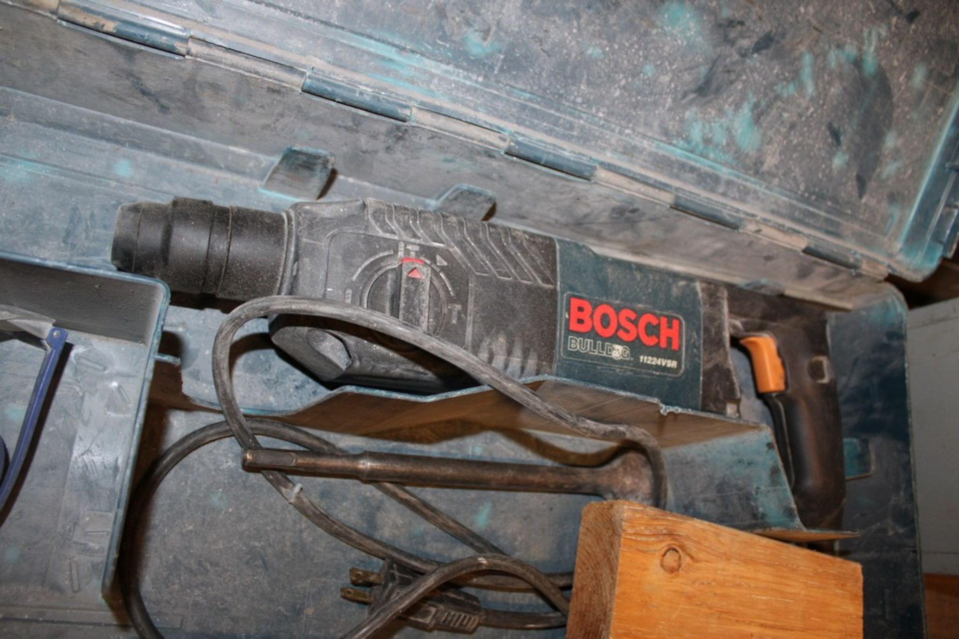 BOSCH 11224VSR ELECTRIC ROTARY HAMMER WITH CASE