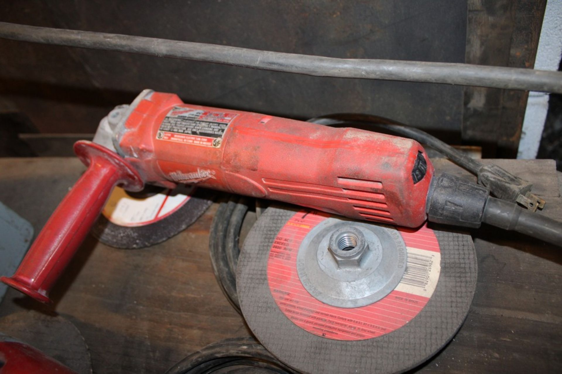 MILWAUKEE 0154-20, 4-1/2" RIGHT ANGLE SANDER/GRINDER