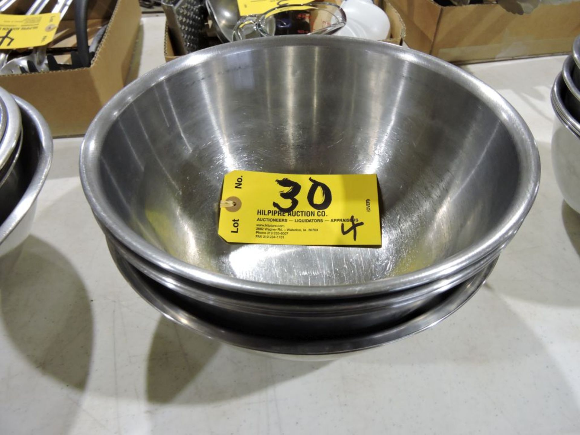 Stainless steel mixing bowls.