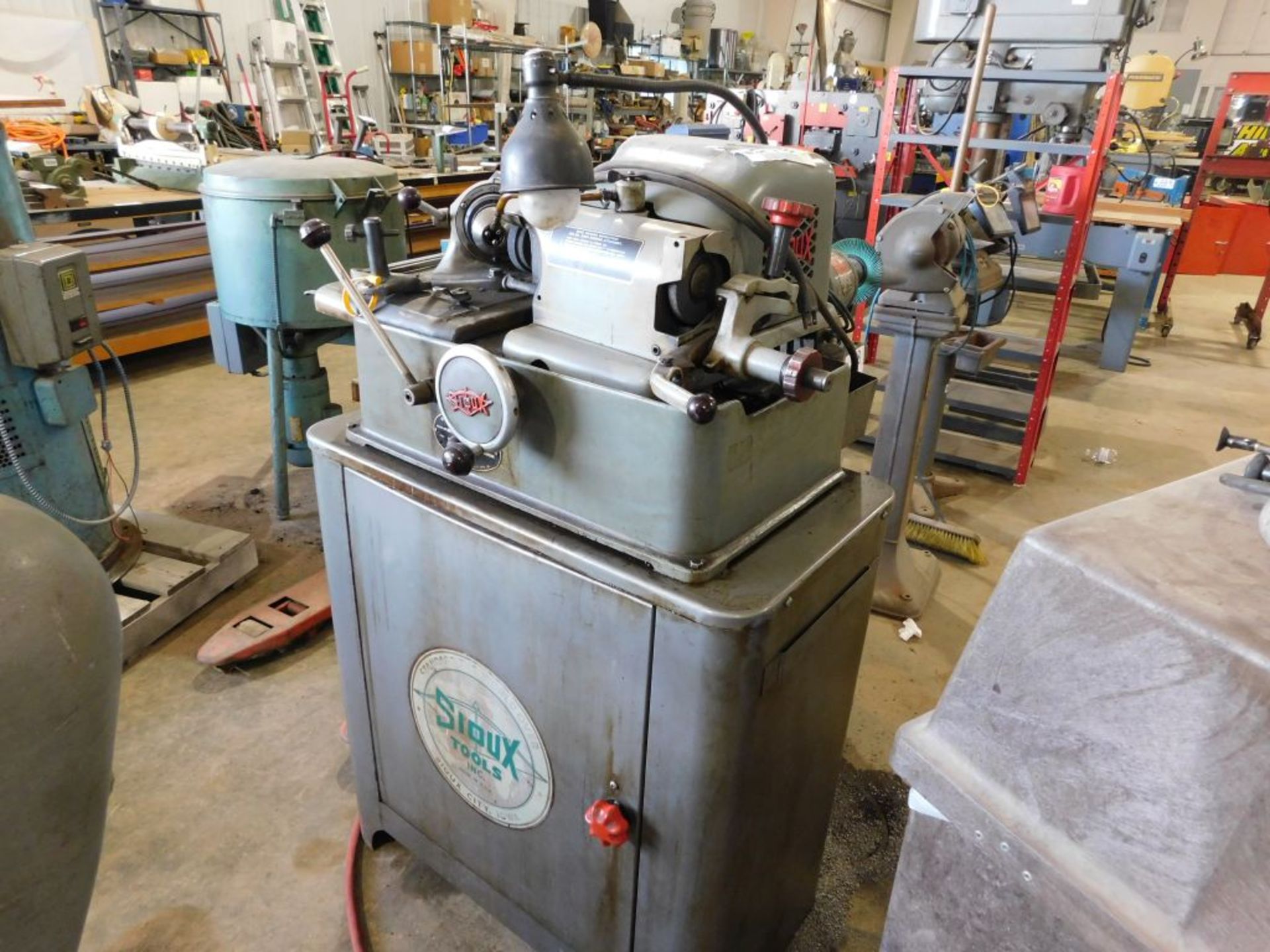 Sioux valve face grinding machine, model 645L, sn 62317, 115 volt. - Image 2 of 6