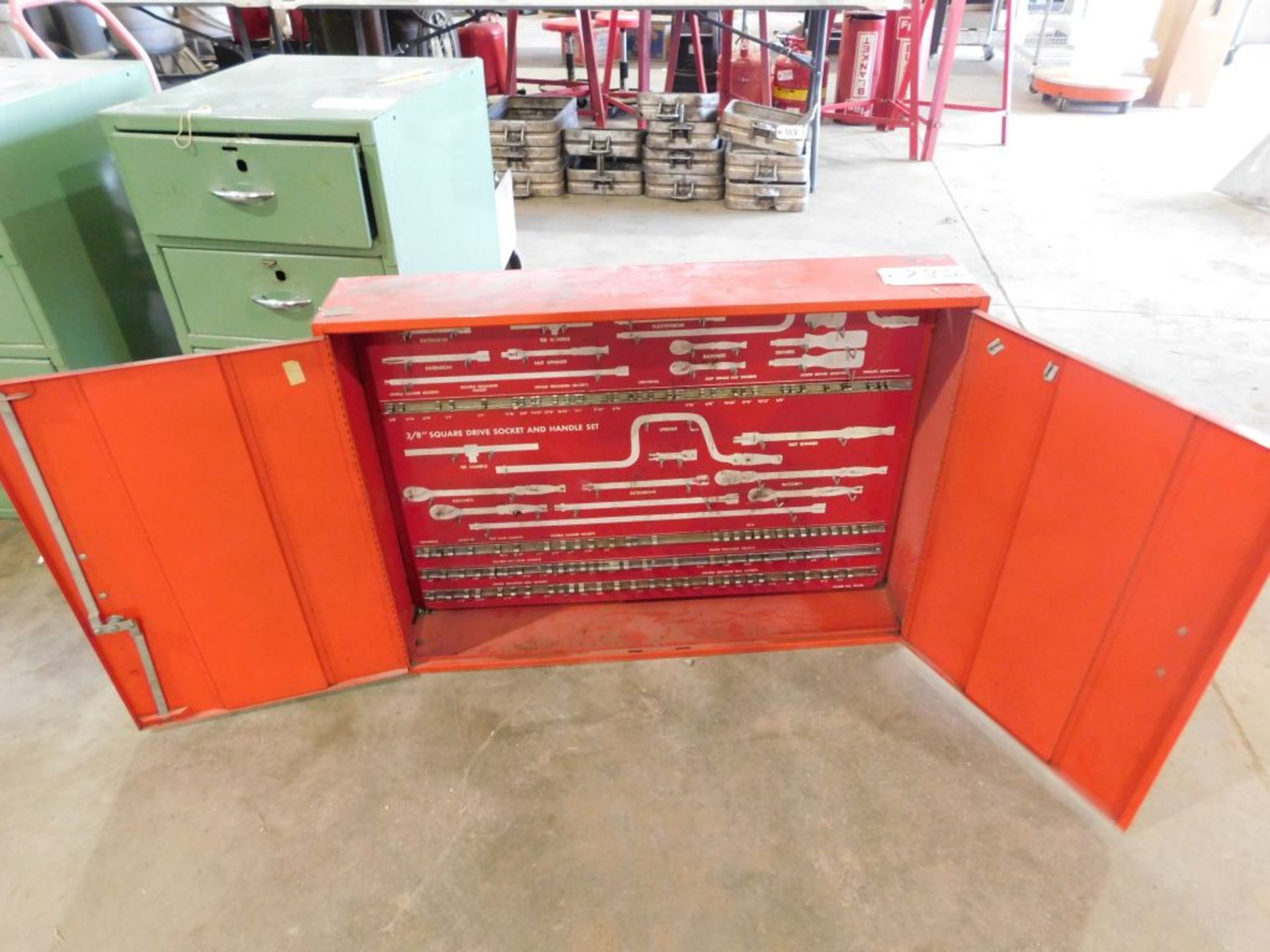 Snap-On wall cabinet, 34" x 6" x 25", tool organizer. - Image 2 of 4