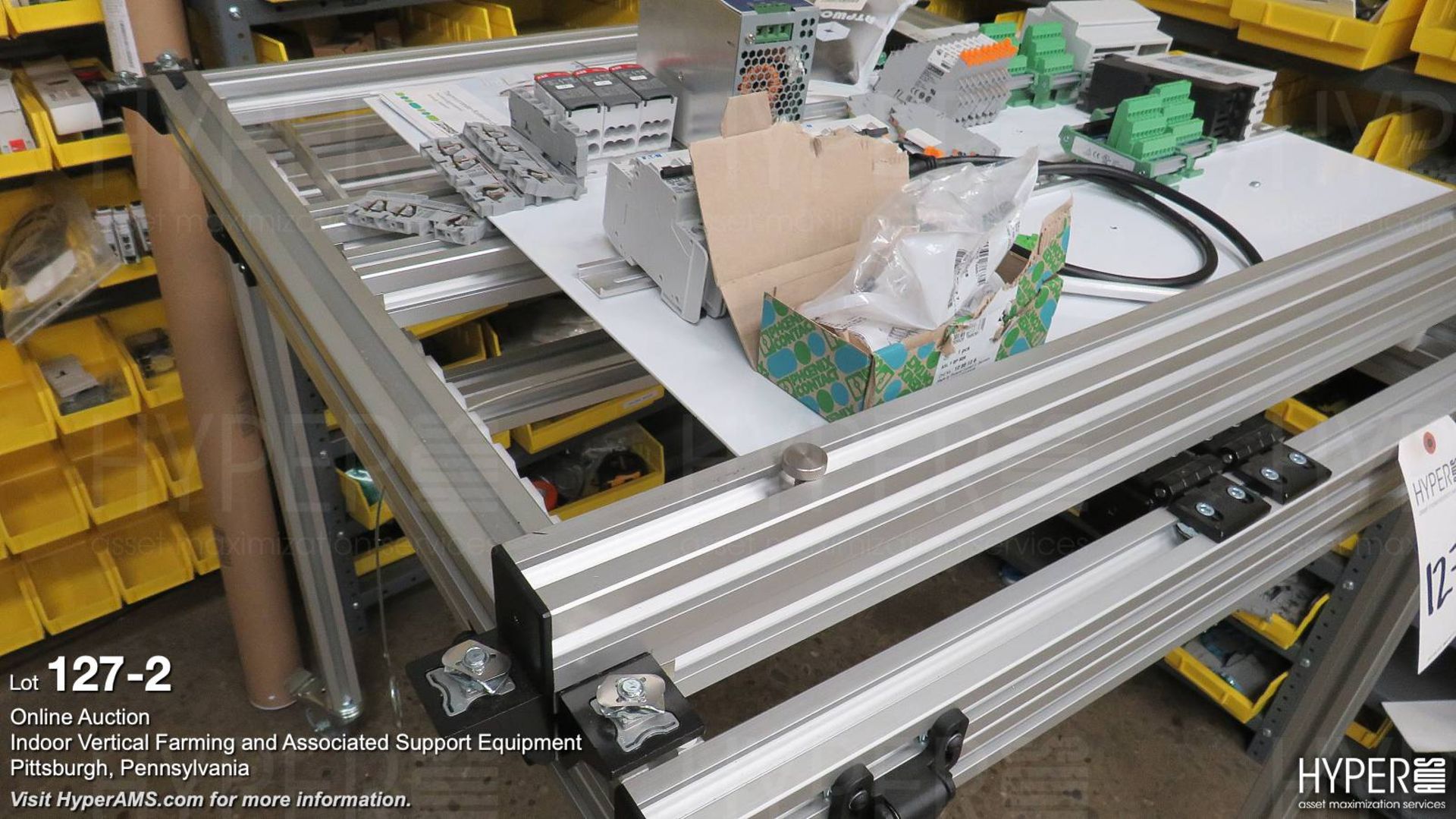 Aluminum rolling cart - Image 2 of 2