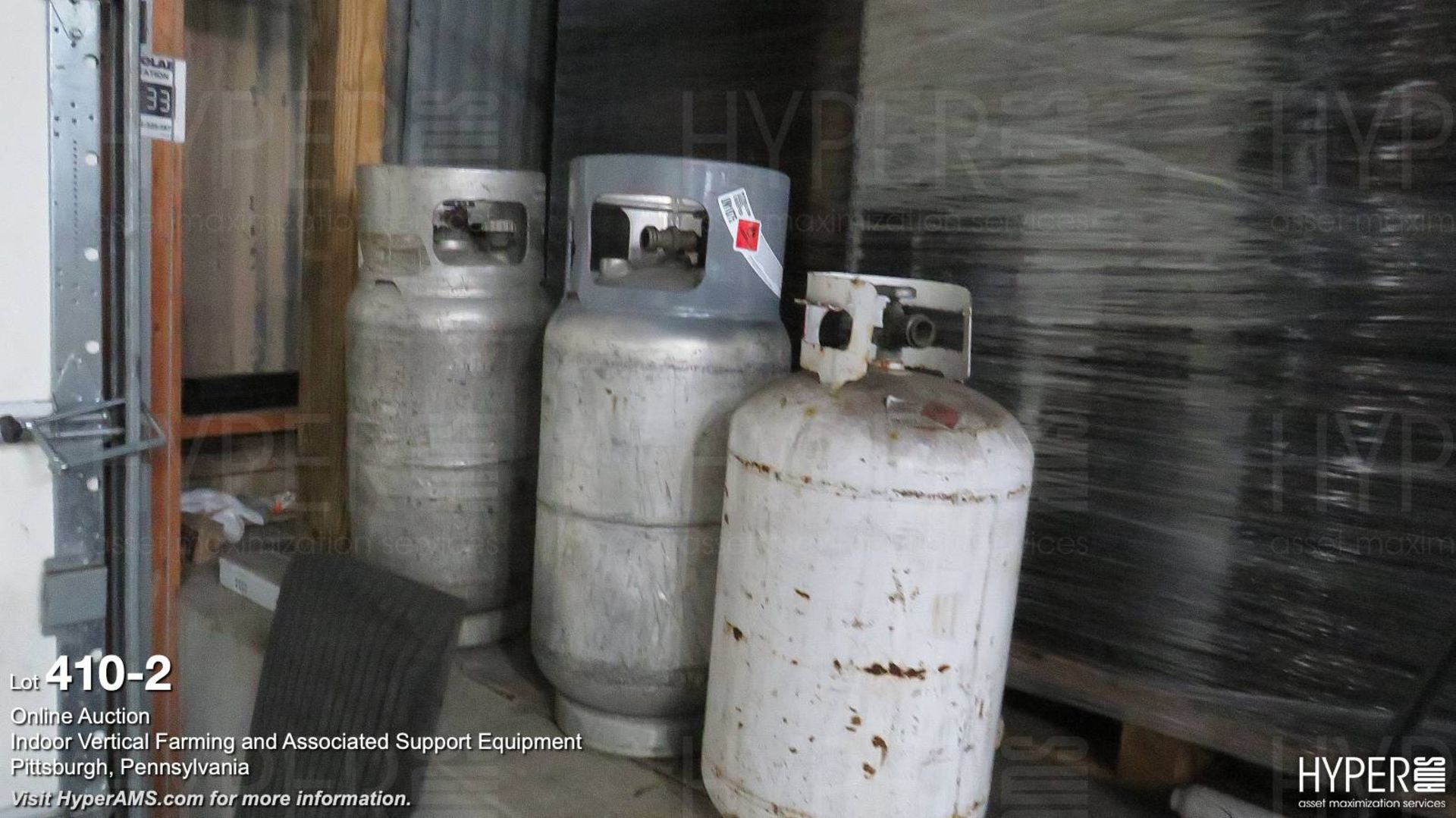 Propane tanks (4) - Image 2 of 2