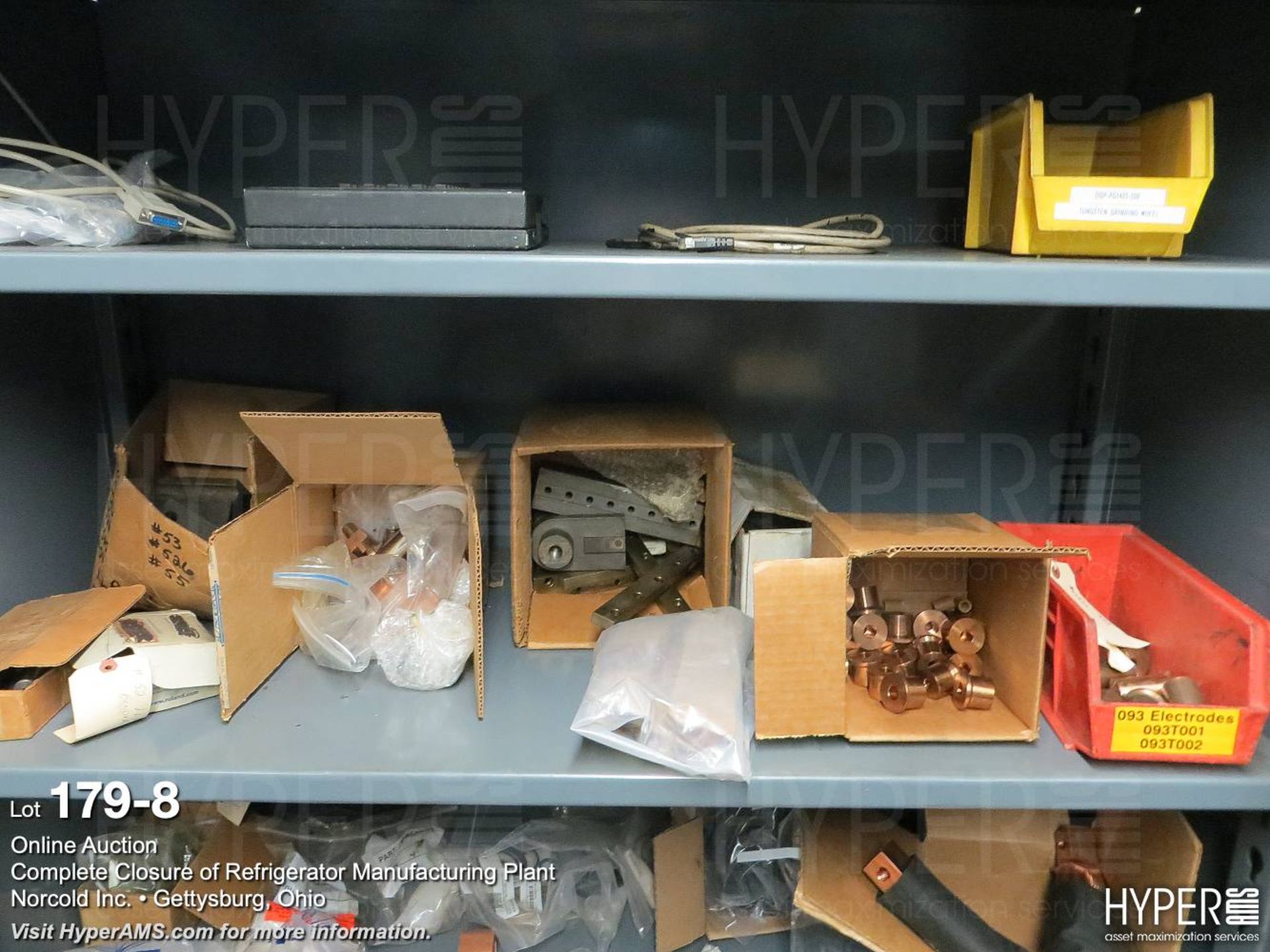 (lot) various MRO parts and supplies in room - Image 9 of 18