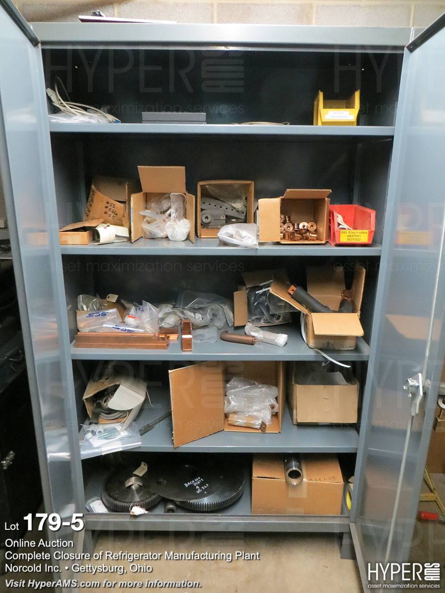 (lot) various MRO parts and supplies in room - Image 6 of 18