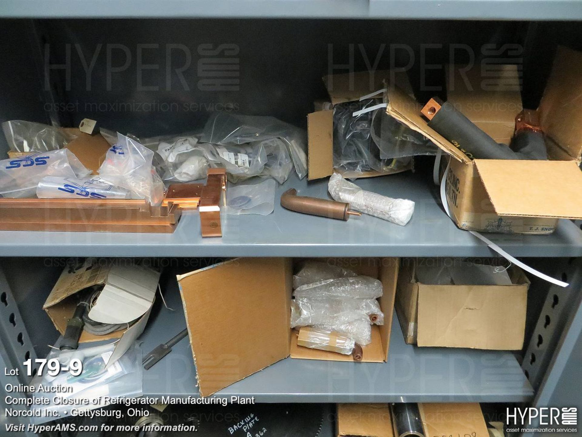 (lot) various MRO parts and supplies in room - Image 10 of 18