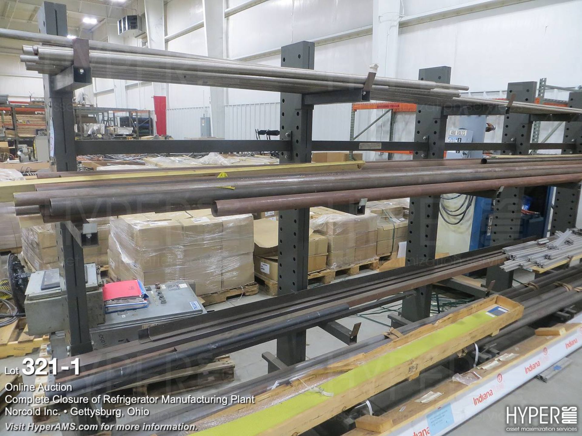 Cantilever rack and contents - Image 2 of 4