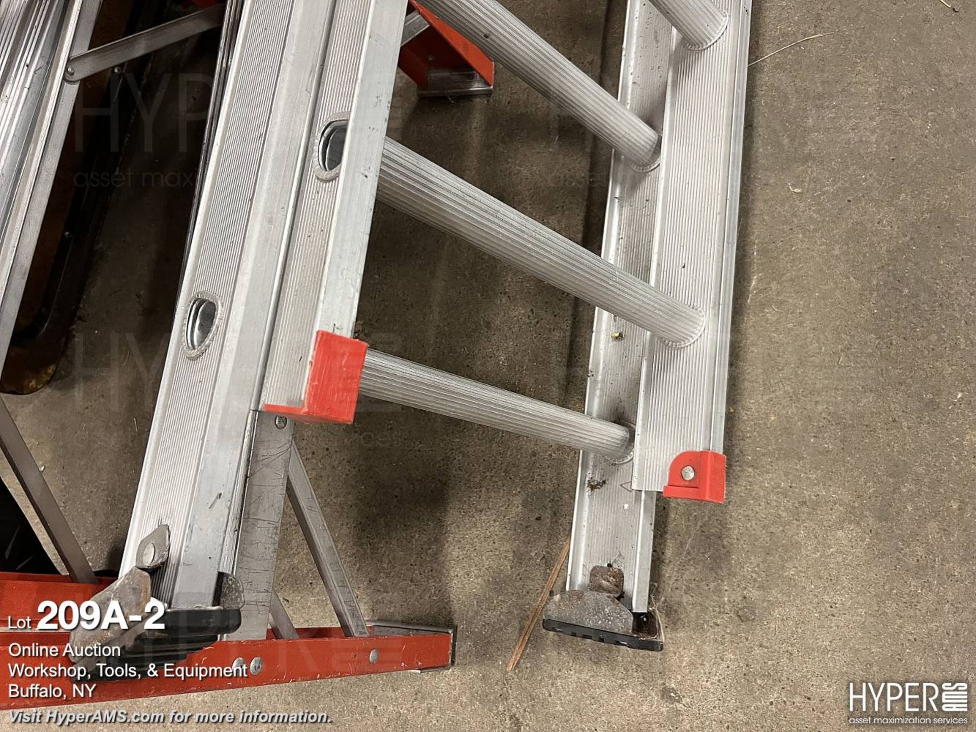 28' Aluminum extention ladder - Image 2 of 7