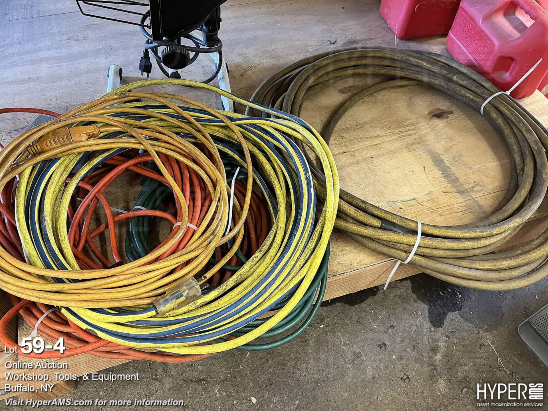 Lot of extension cords and air hose - Image 4 of 4