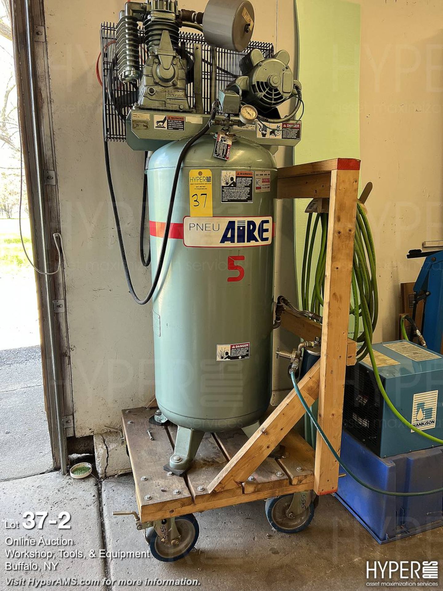 Pneu Aire air compressor - Image 2 of 5