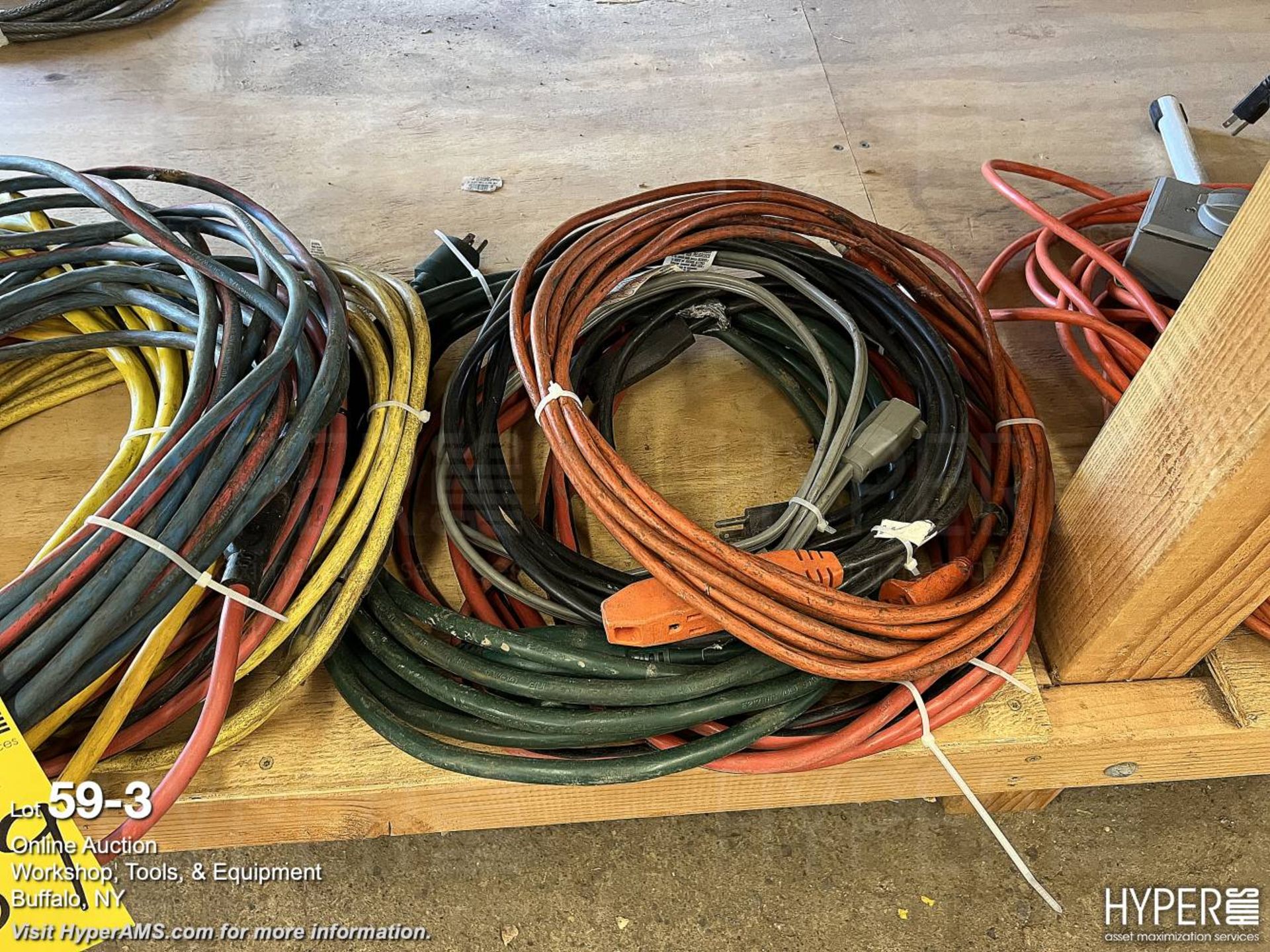 Lot of extension cords and air hose - Image 3 of 4