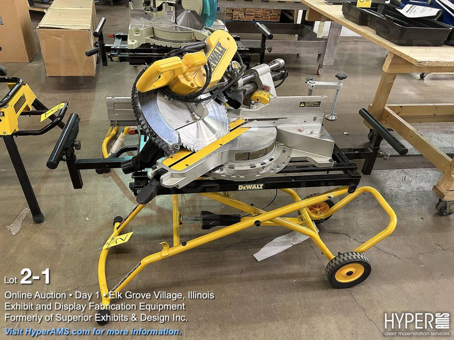 DeWalt portable double bevel sliding compound miter saw