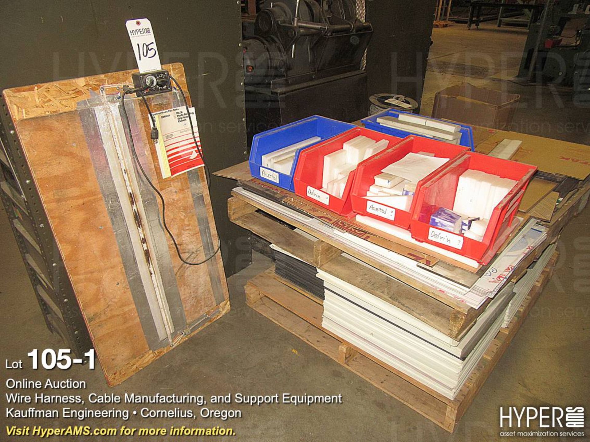 Pallet of assorted plastic sheets & plastic bending strip heater