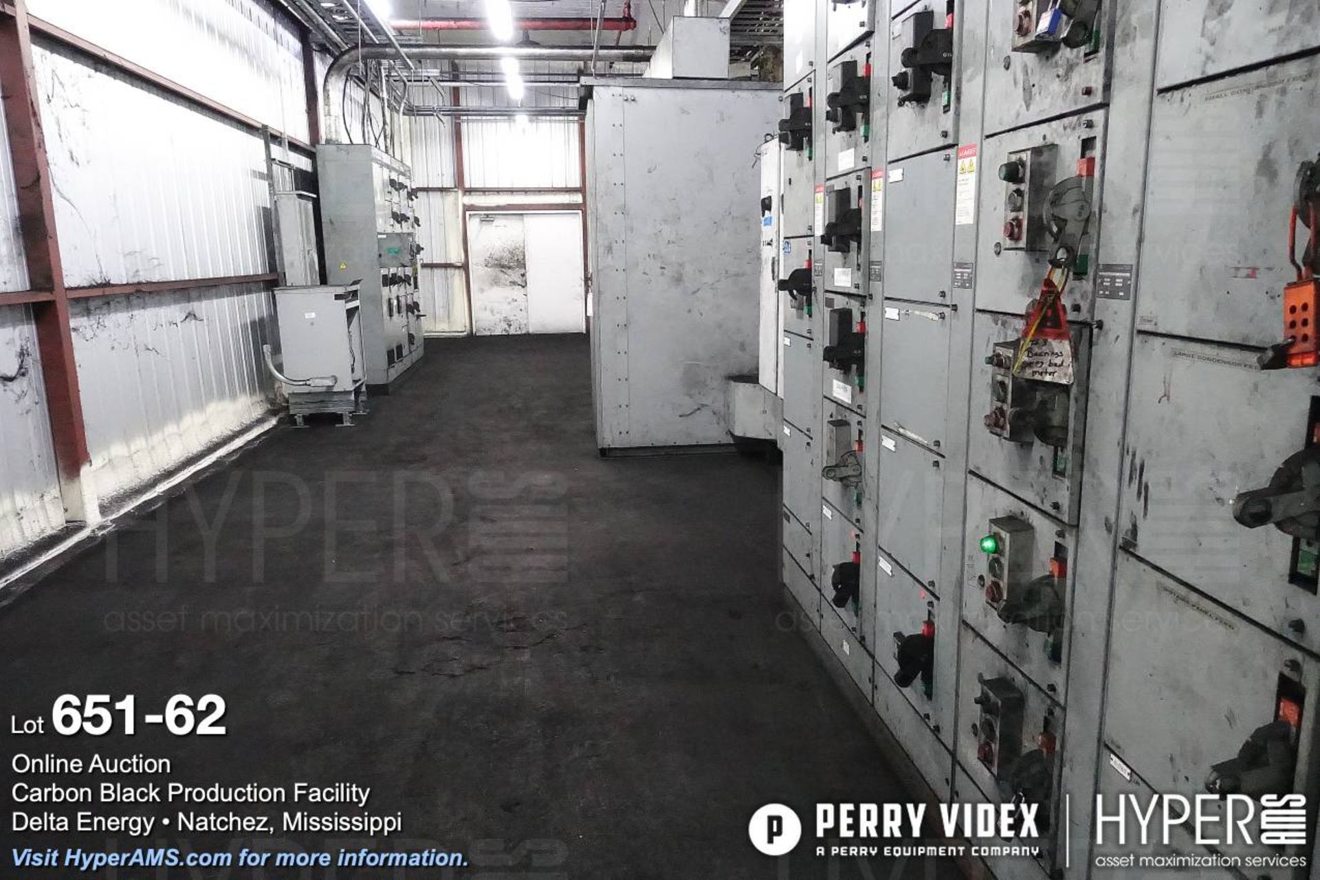 Large lot of MCC centers, electrical controls, breakers and building power components - Image 62 of 75