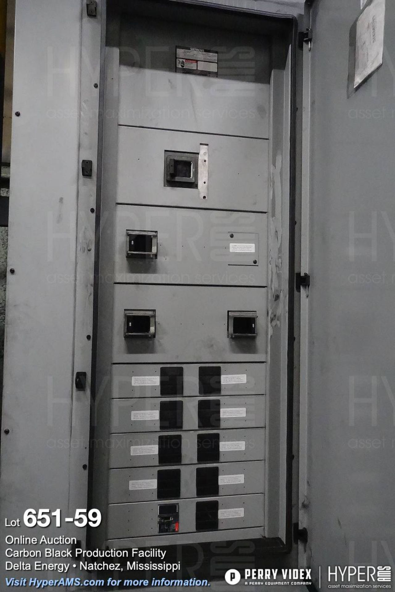 Large lot of MCC centers, electrical controls, breakers and building power components - Image 59 of 75