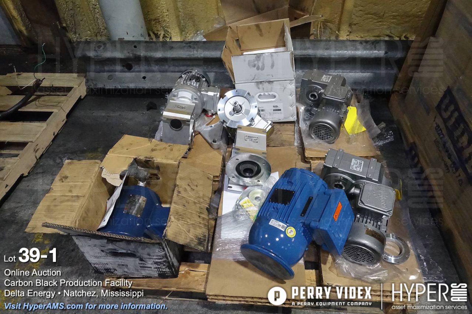 (Lot) Pallet of motors and drives - NEW