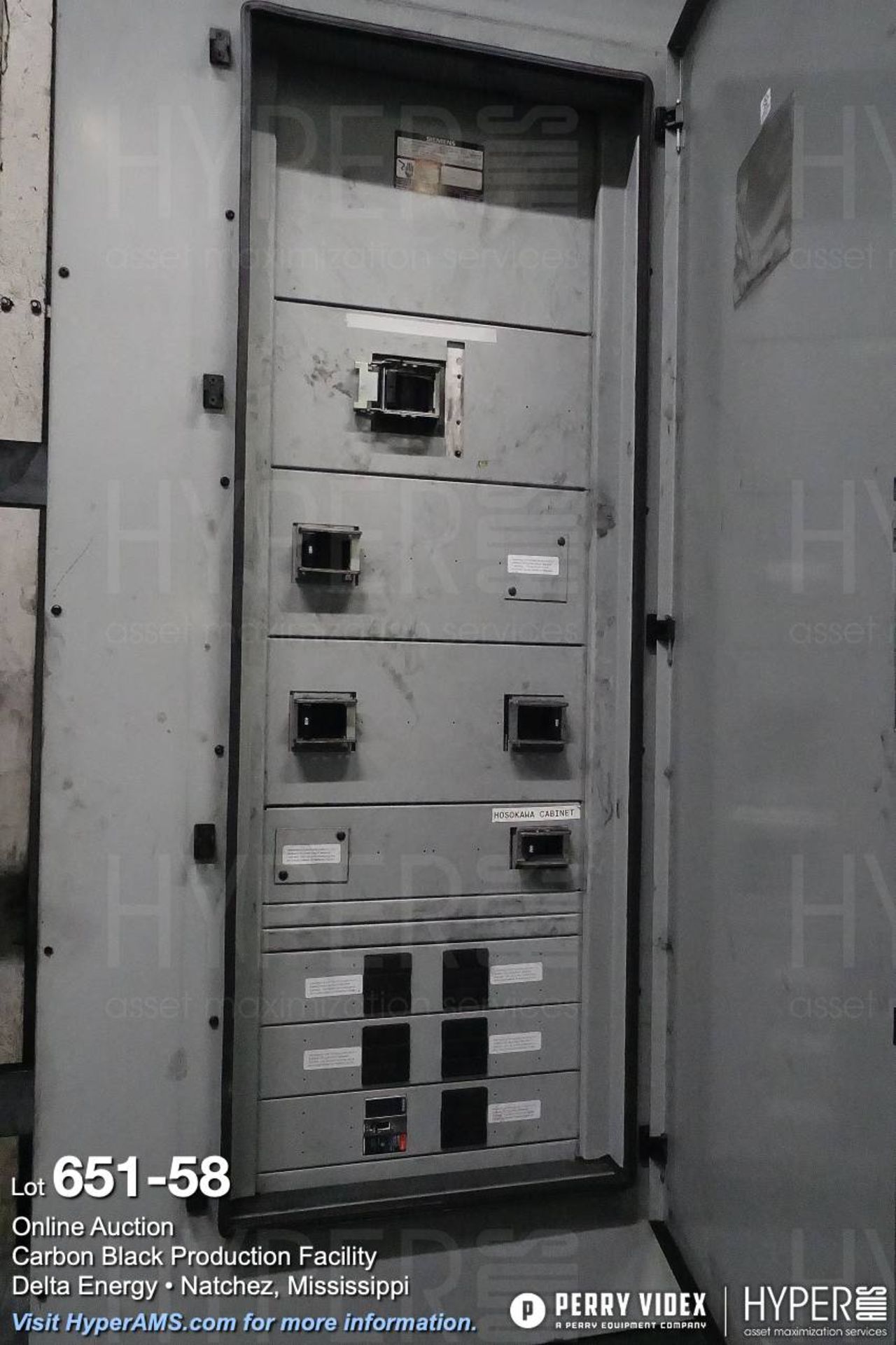 Large lot of MCC centers, electrical controls, breakers and building power components - Image 58 of 75
