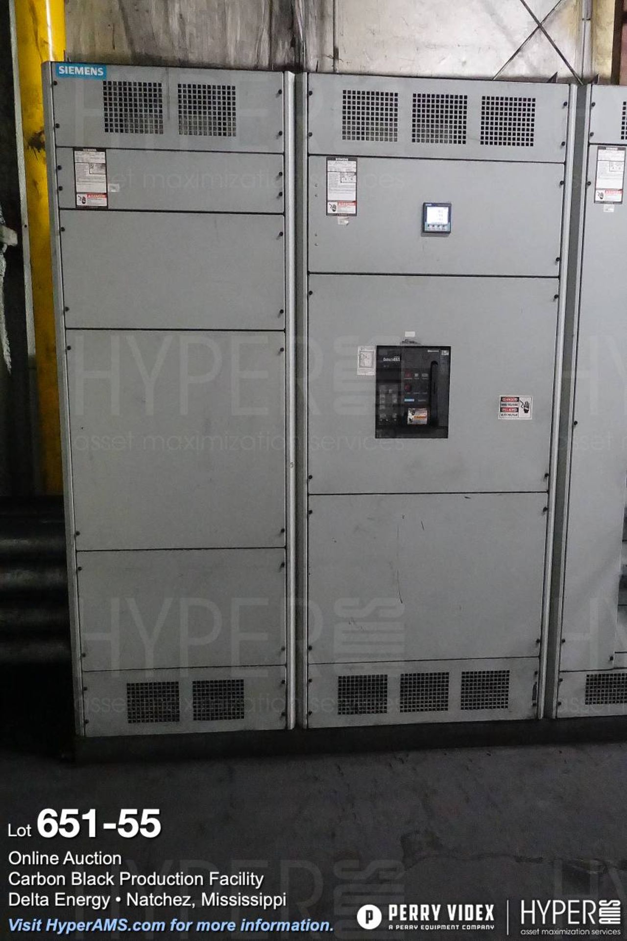 Large lot of MCC centers, electrical controls, breakers and building power components - Image 55 of 75