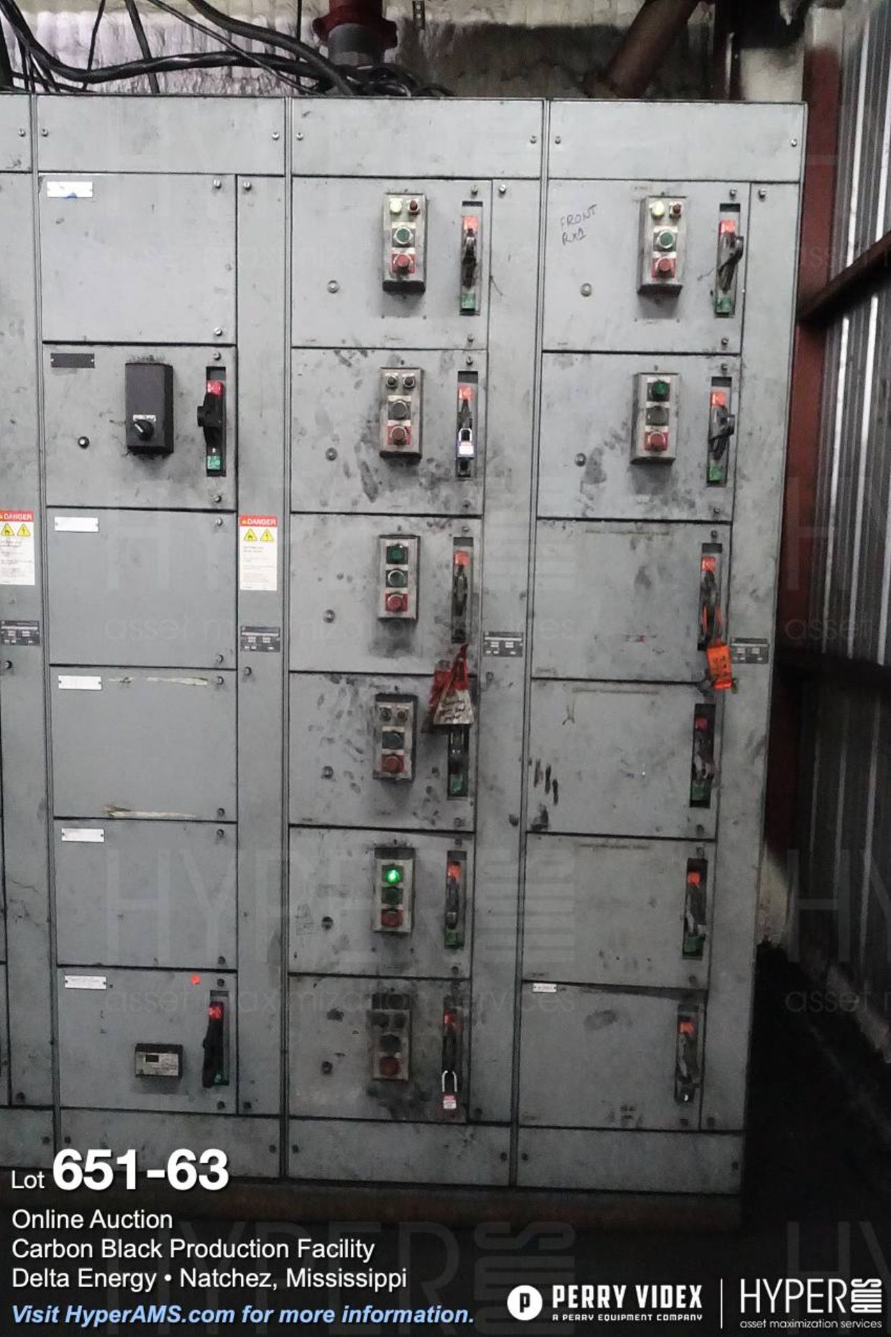 Large lot of MCC centers, electrical controls, breakers and building power components - Image 63 of 75