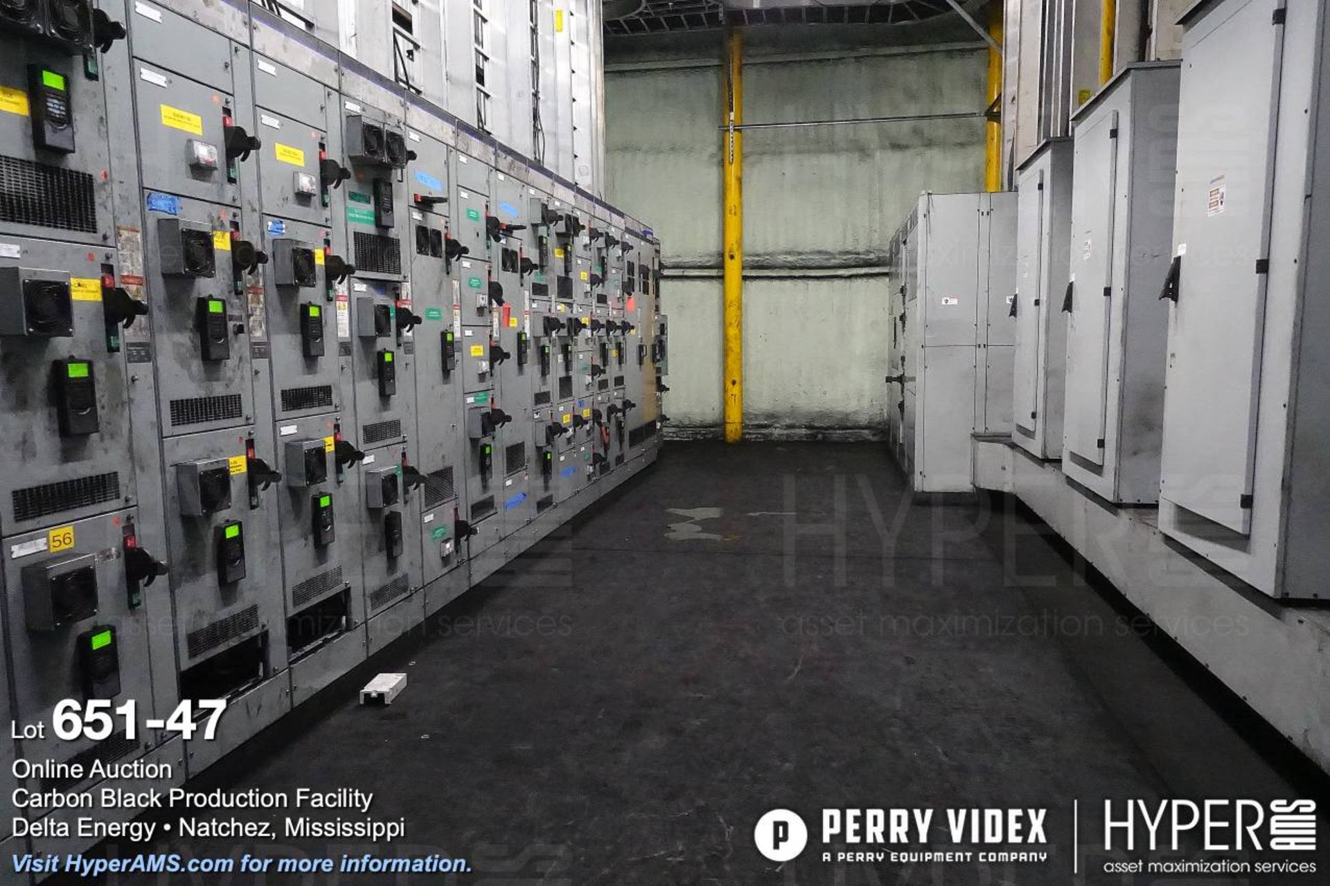 Large lot of MCC centers, electrical controls, breakers and building power components - Image 47 of 75