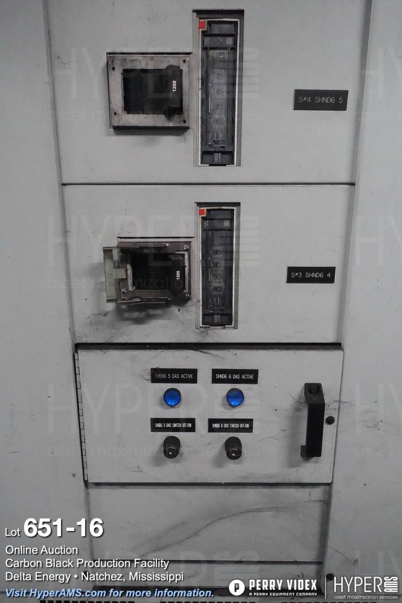 Large lot of MCC centers, electrical controls, breakers and building power components - Image 16 of 75
