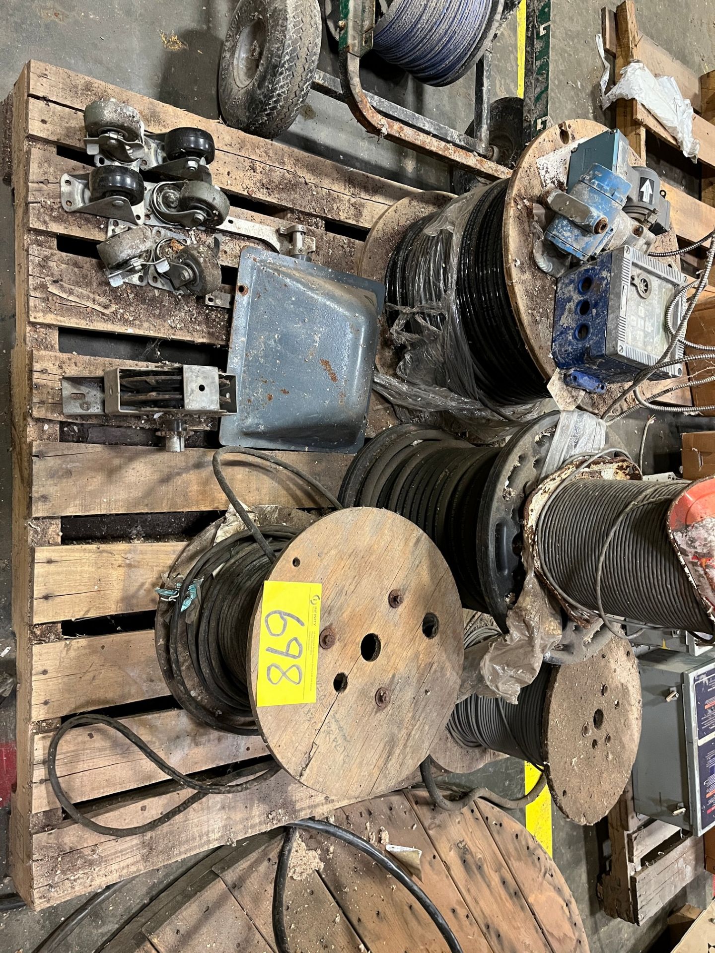 LOT OF WIRE SPOOLS AND WIRE SPOOL CART (ROW C17) - Image 3 of 4
