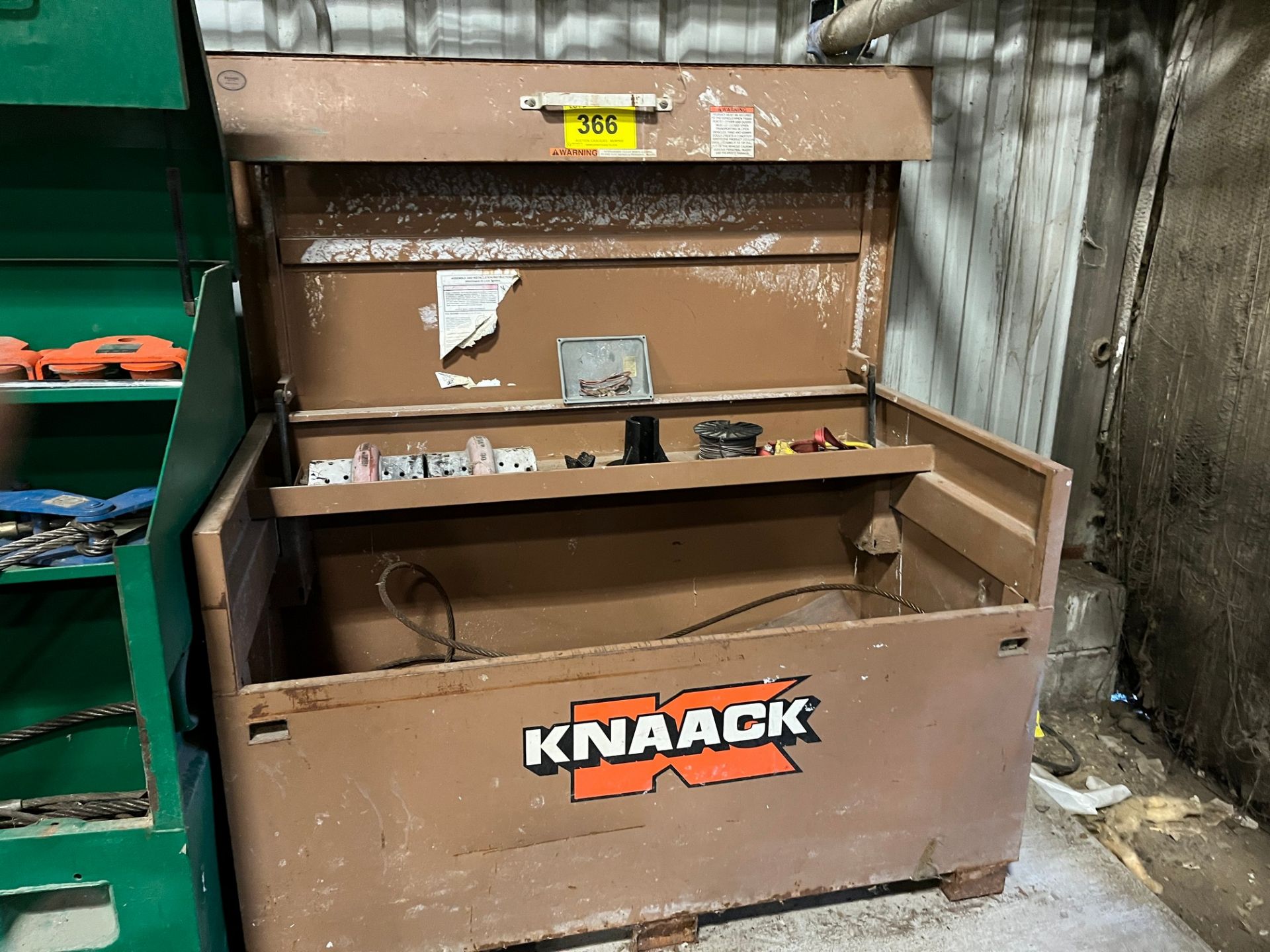 KNAACK RIGGING BOX W/ CONTENTS, STEEL CABLES, WIRE, HOSE, ETC. (MAINTENANCE SHOP)