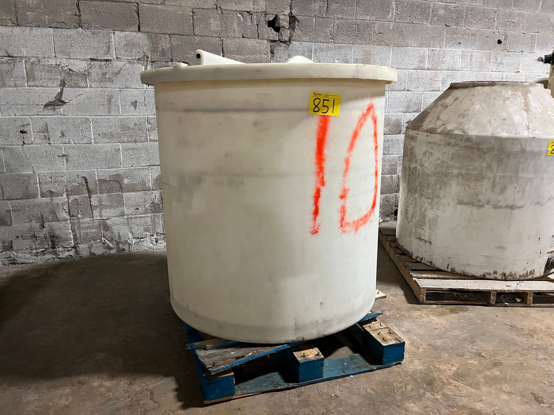 350 GAL PLASTIC TANK (CHEMICAL WAREHOUSE)