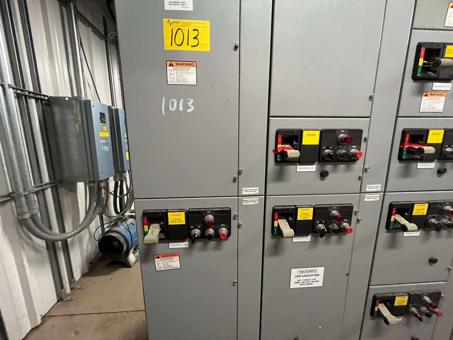 CUTLER HAMMER / WESTINGHOUSE SERIES 2100 MCC W/ (17) BREAKERS (CUT WIRE 6" FROM PANELS) (DEINKING - Image 2 of 4