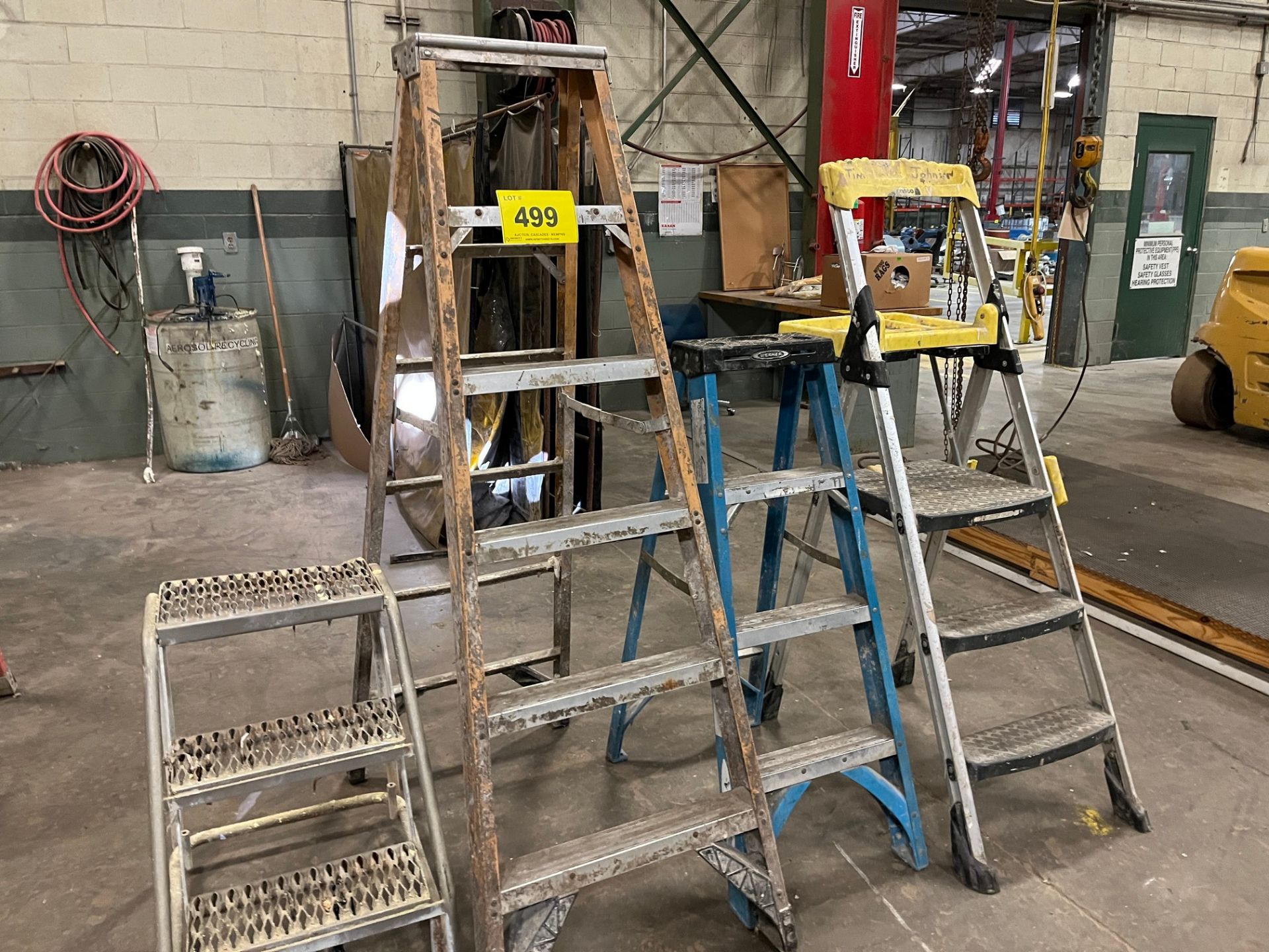 LOT OF (4) LADDERS / STAIRS, 6-STEP, 4-STEP, (2) 3-STEP (MAINTENANCE AREA PMB)