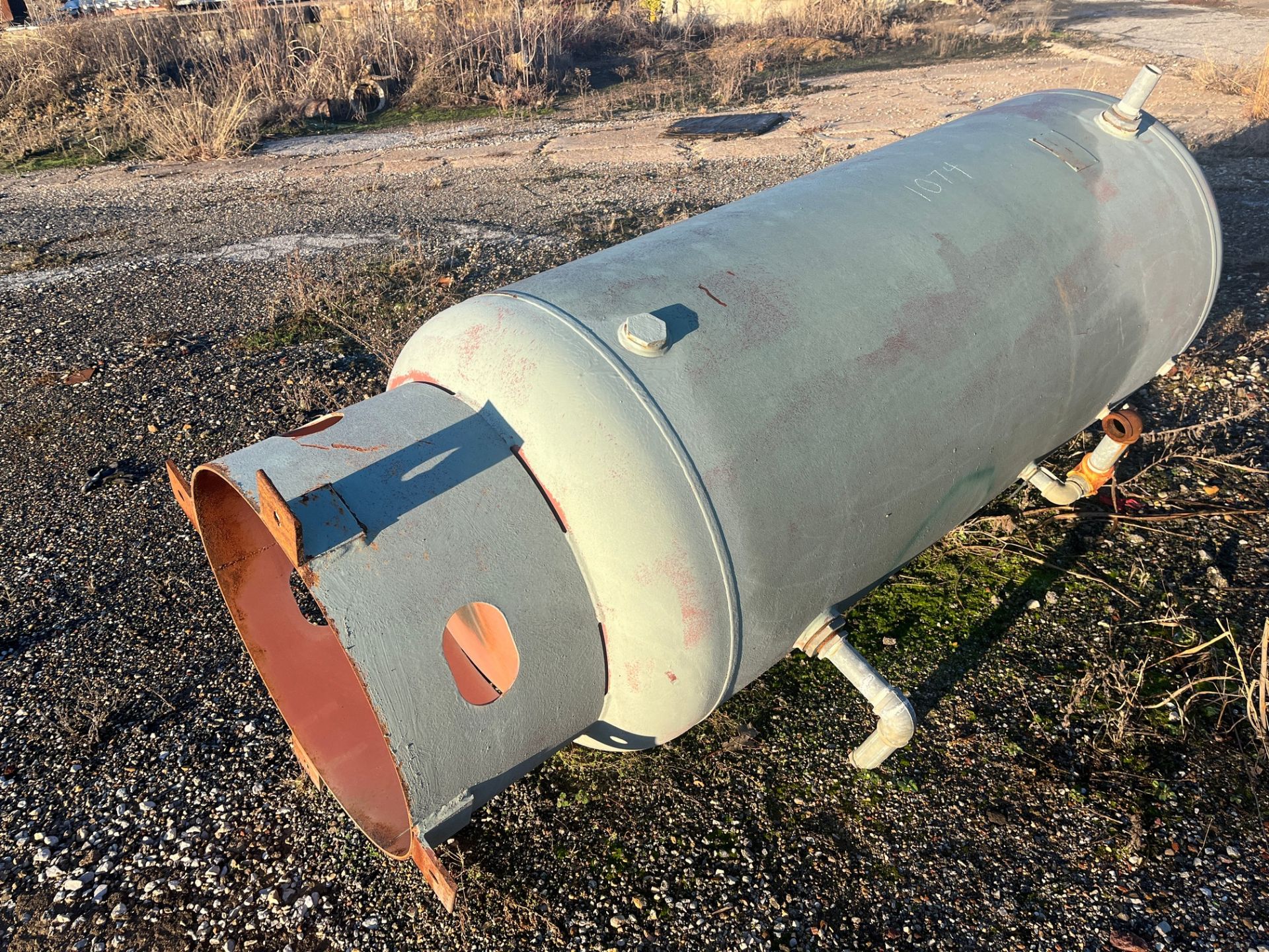 400 GAL TANK (CEMENT PLATE FORM NORTH YARD)