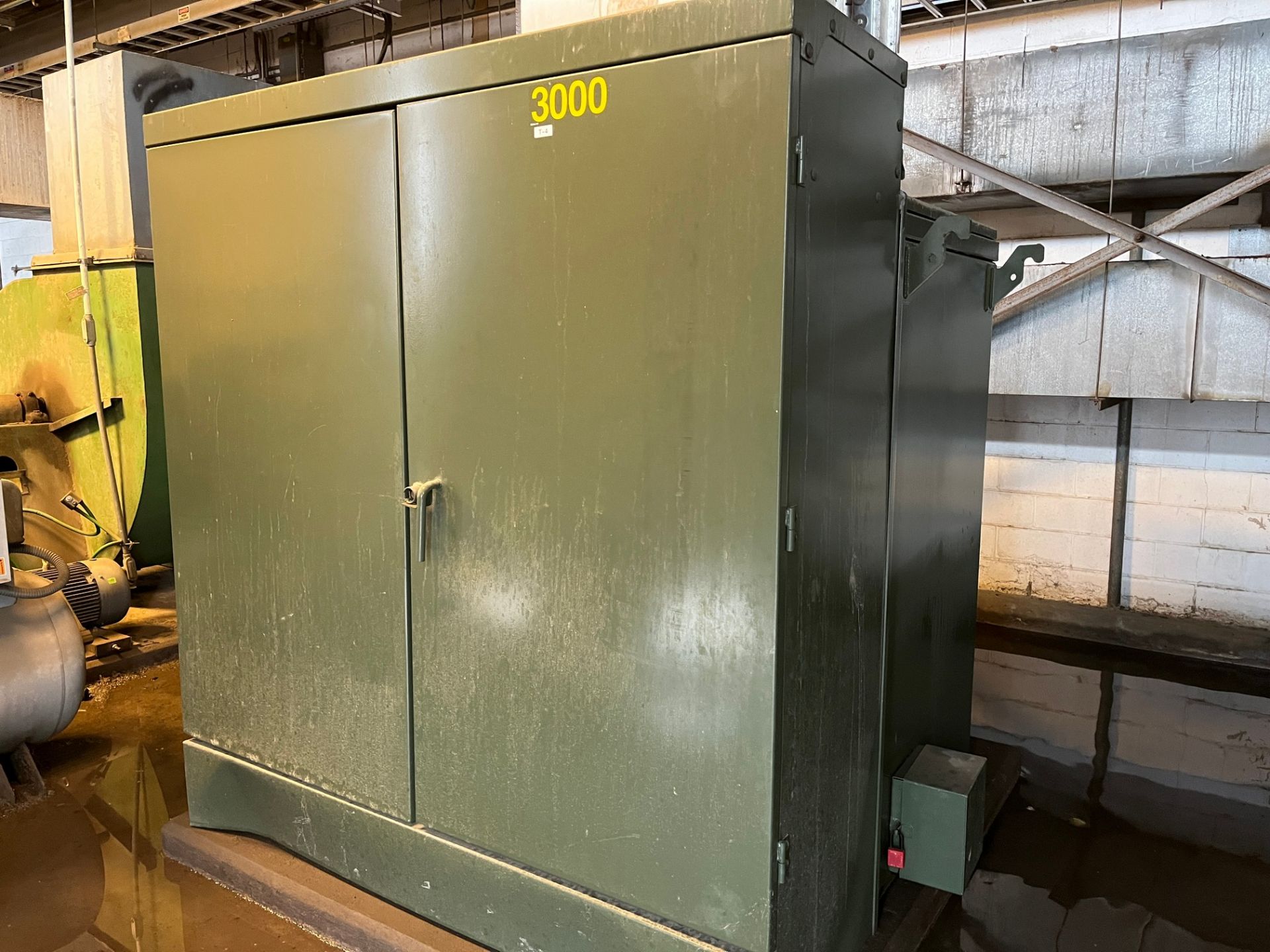MAD X INDUSTRIAL TRANSFORMER MODEL MT6314, 3,000 AMPS, PRIMARY VOLTAGE 12,470V, SECONDARY VOLTAGE - Image 3 of 6