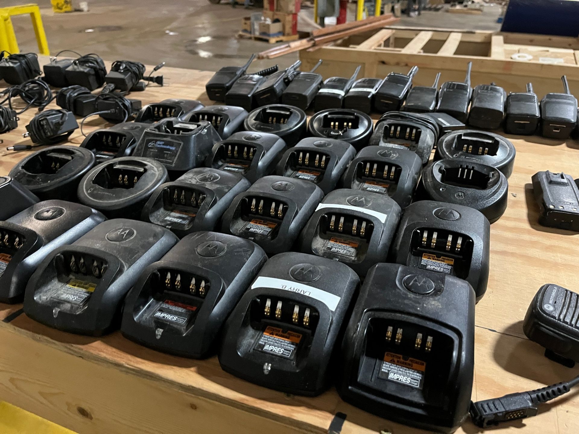 LOT OF MOTOROLA PLANT RADIOS W/ STATIONS, MICROPHONES, CHARGERS, BATTERIES, POWER SUPPLIES - Image 3 of 6