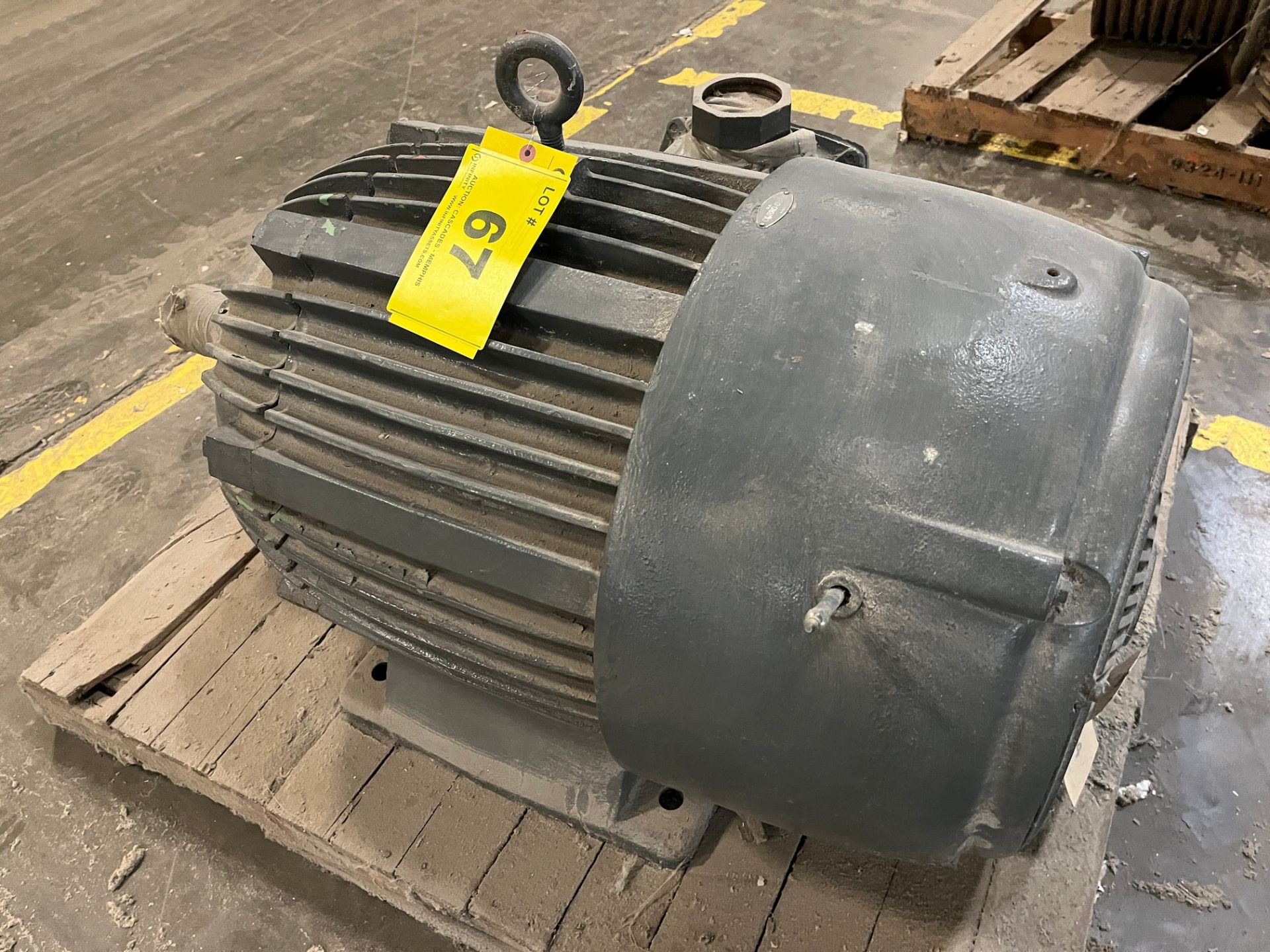 US ELECTRICAL MOTORS 125HP MOTOR, 3,555 RPM, 460V, 444T FRAME (PAPER MACHINE BUILDING WAREHOUSE, ROW