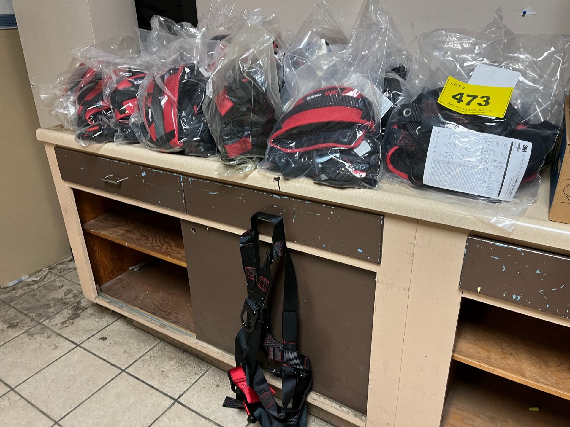 LOT OF (19) 3M PROTEC PRO FULL BODY HARNESSES (MAINTENANCE OFFICE AREA STORAGE ROOM)