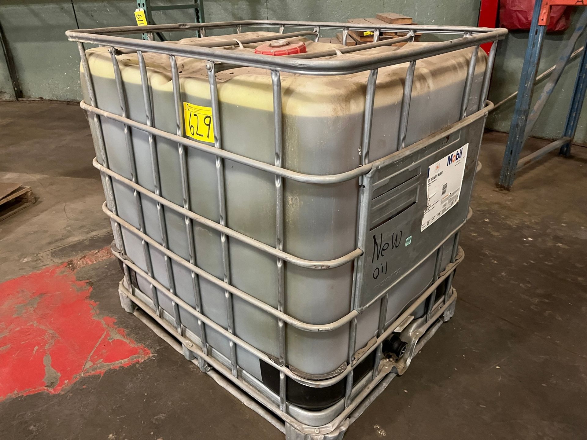 CAGED PLASTIC TOTES OF DTE OIL HEAVY MEDIUM BEARING AND CIRCULATING OIL ISO VG68 (PM MAIN