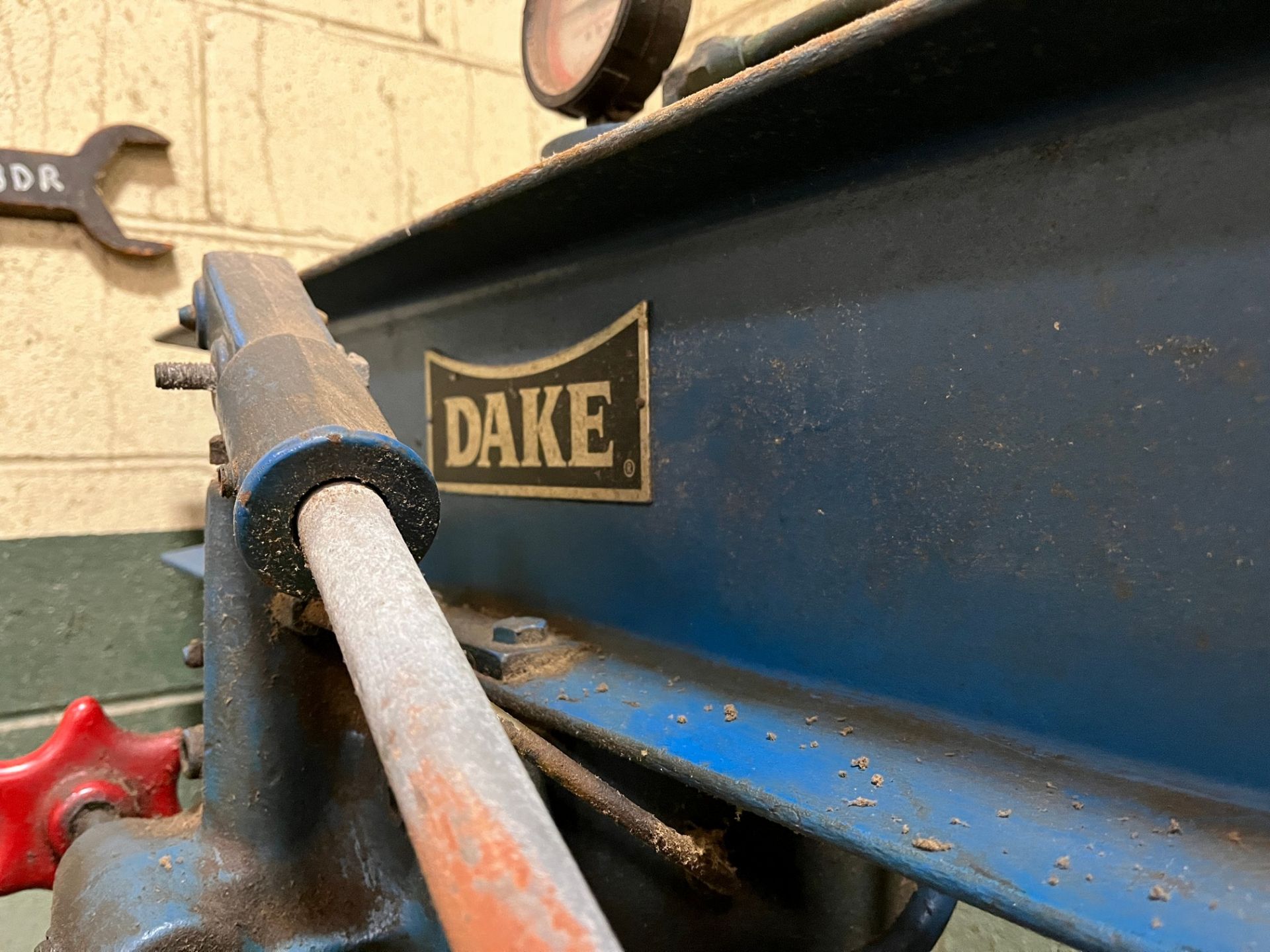 DAKE 50-TON CAP. HYDRAULIC SHOP PRESS (MAINTENANCE SHOP) - Image 2 of 4